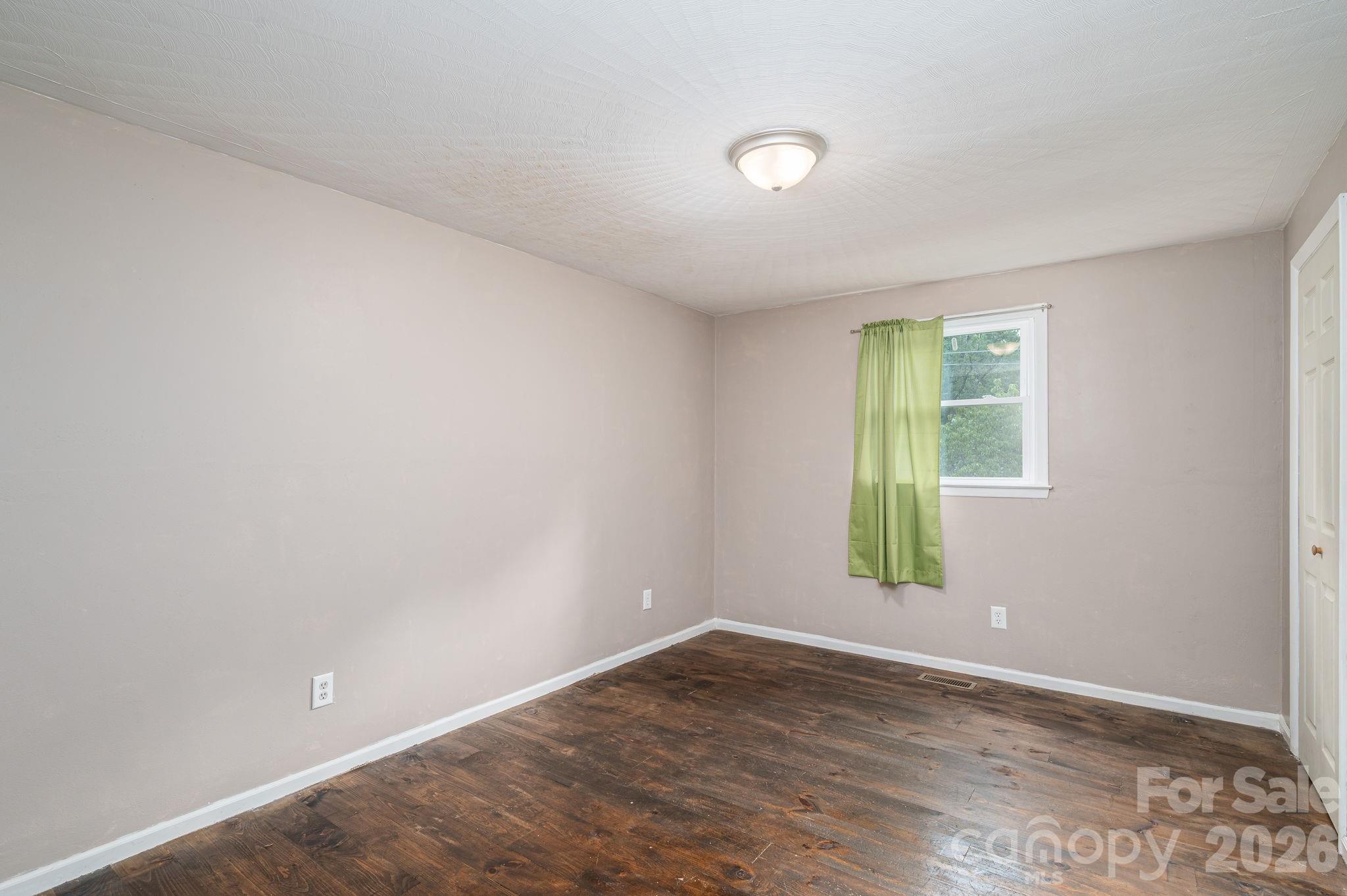 1369 Chancellor Drive Property Photo 14
