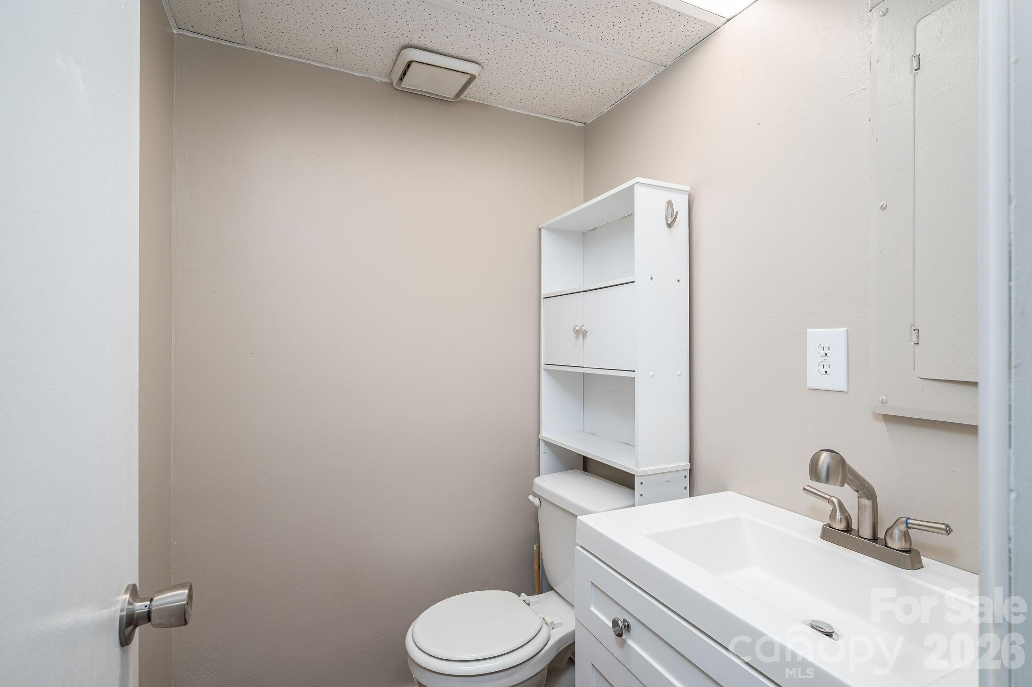 1369 Chancellor Drive Property Photo 21