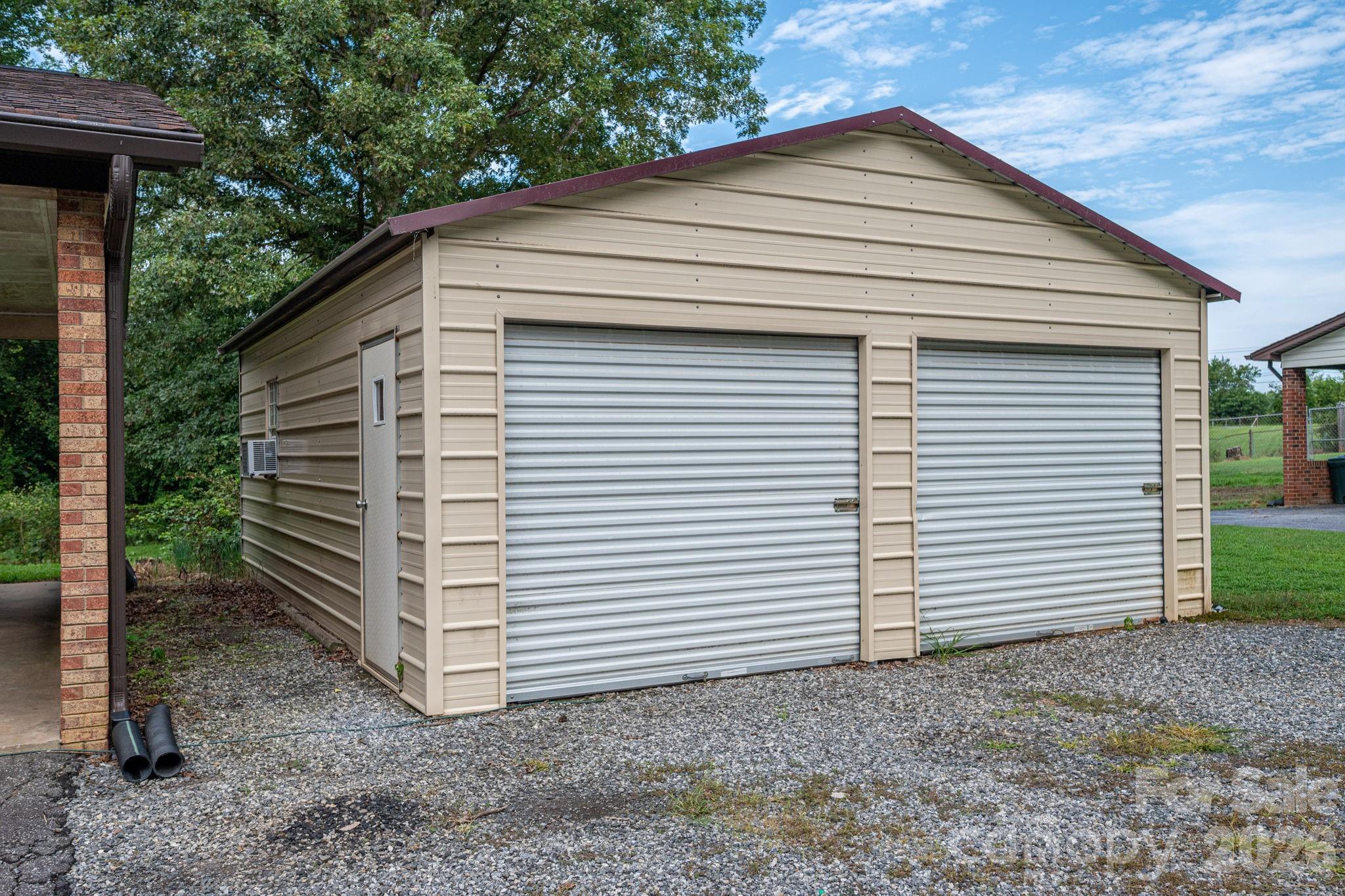 1369 Chancellor Drive Property Photo 25