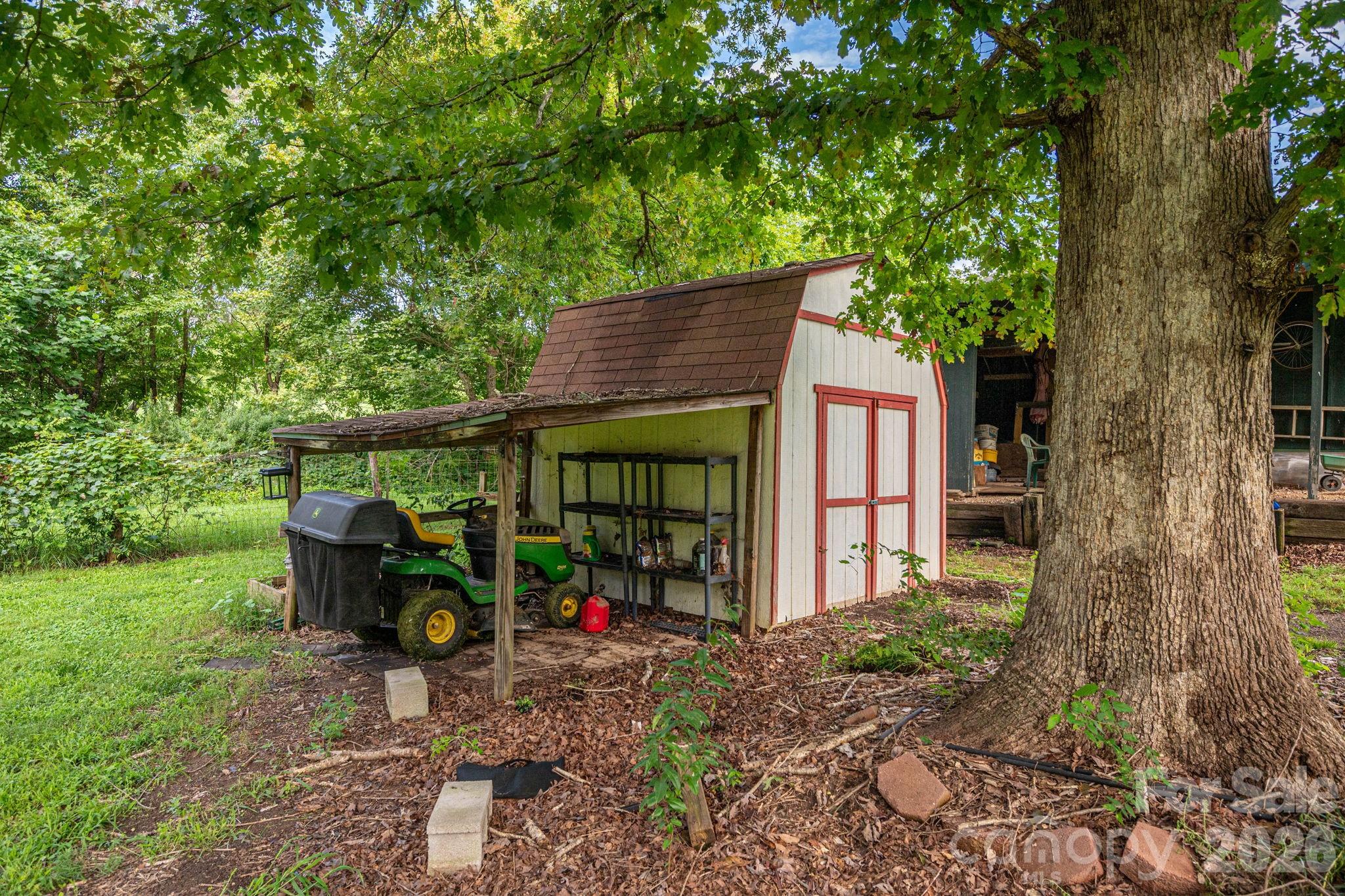 1369 Chancellor Drive Property Photo 26
