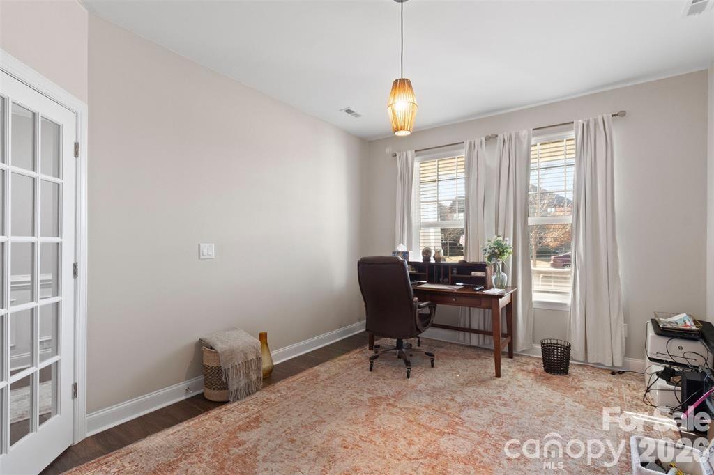 1029 Paddington Drive Property Photo 5