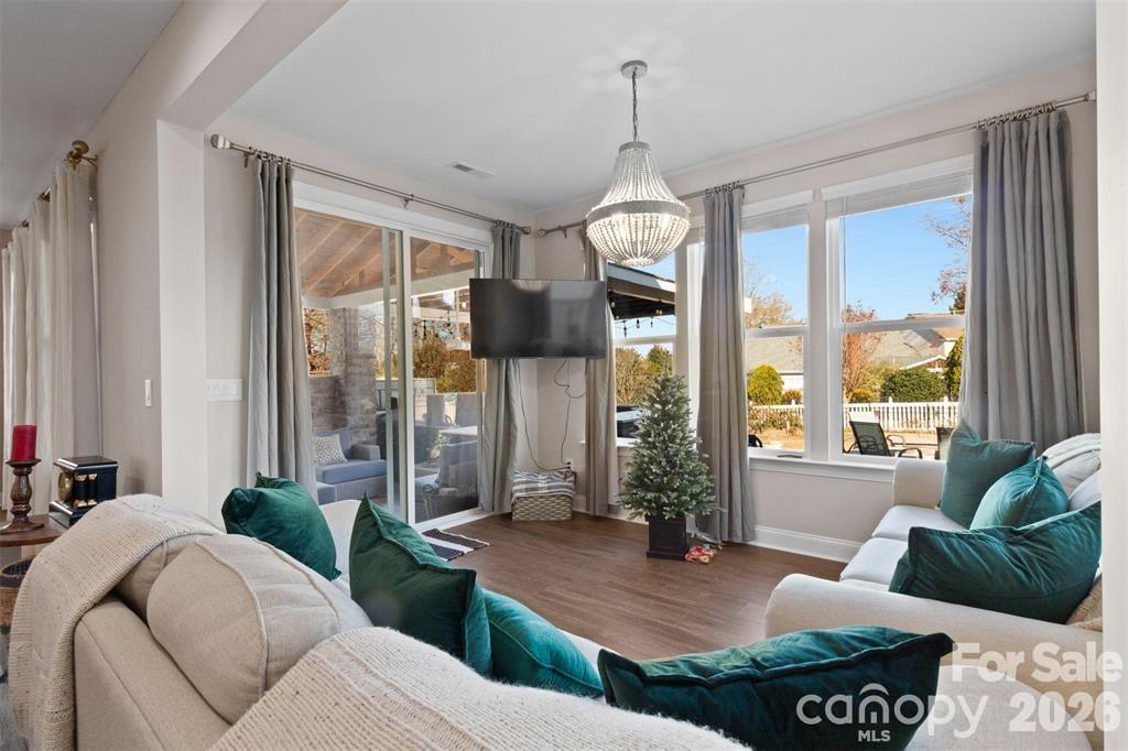 1029 Paddington Drive Property Photo 14