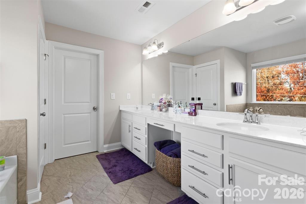 1029 Paddington Drive Property Photo 22
