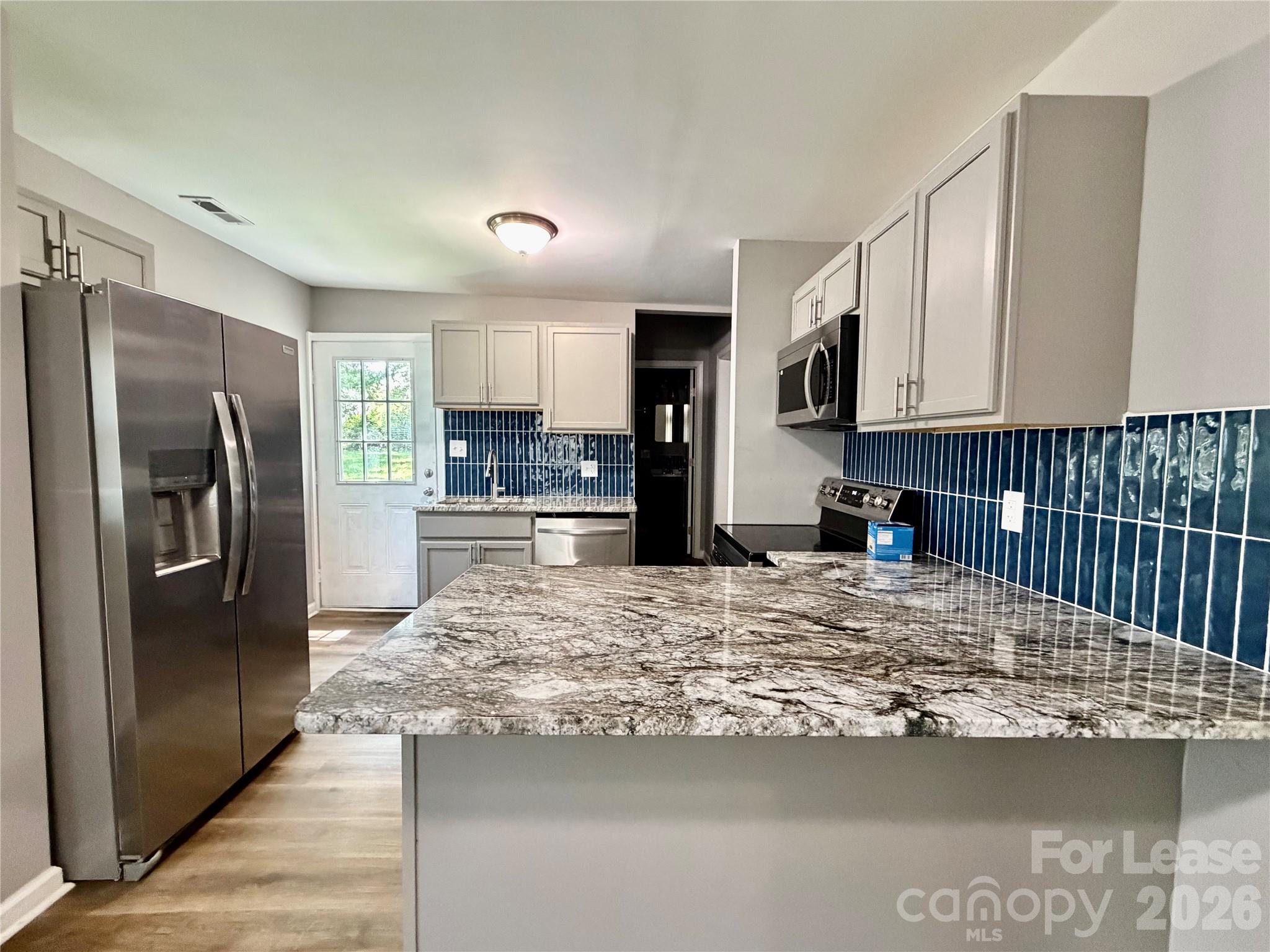 457 Fewell Street Property Photo 3