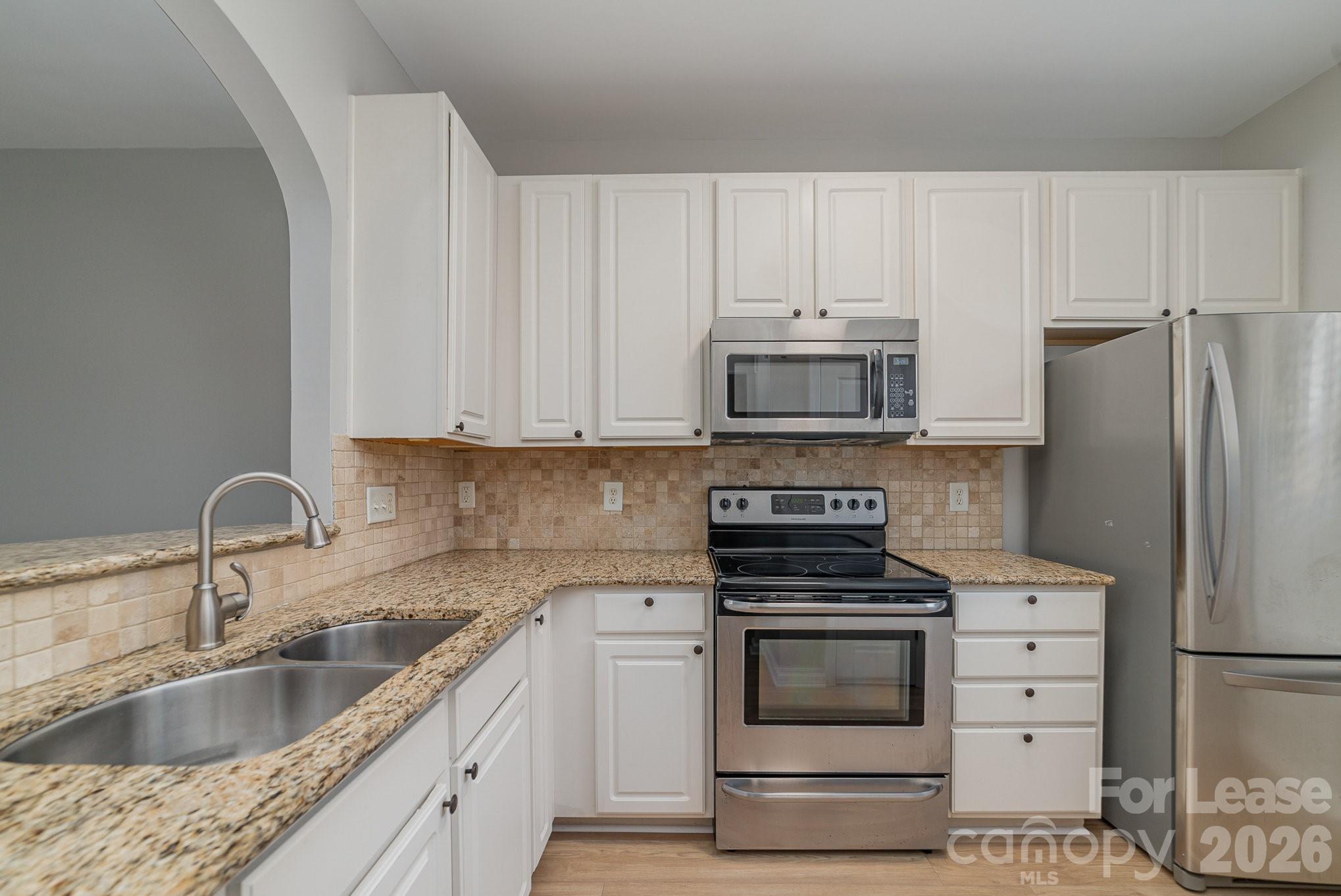 825 Gentlewinds Court Property Photo 9