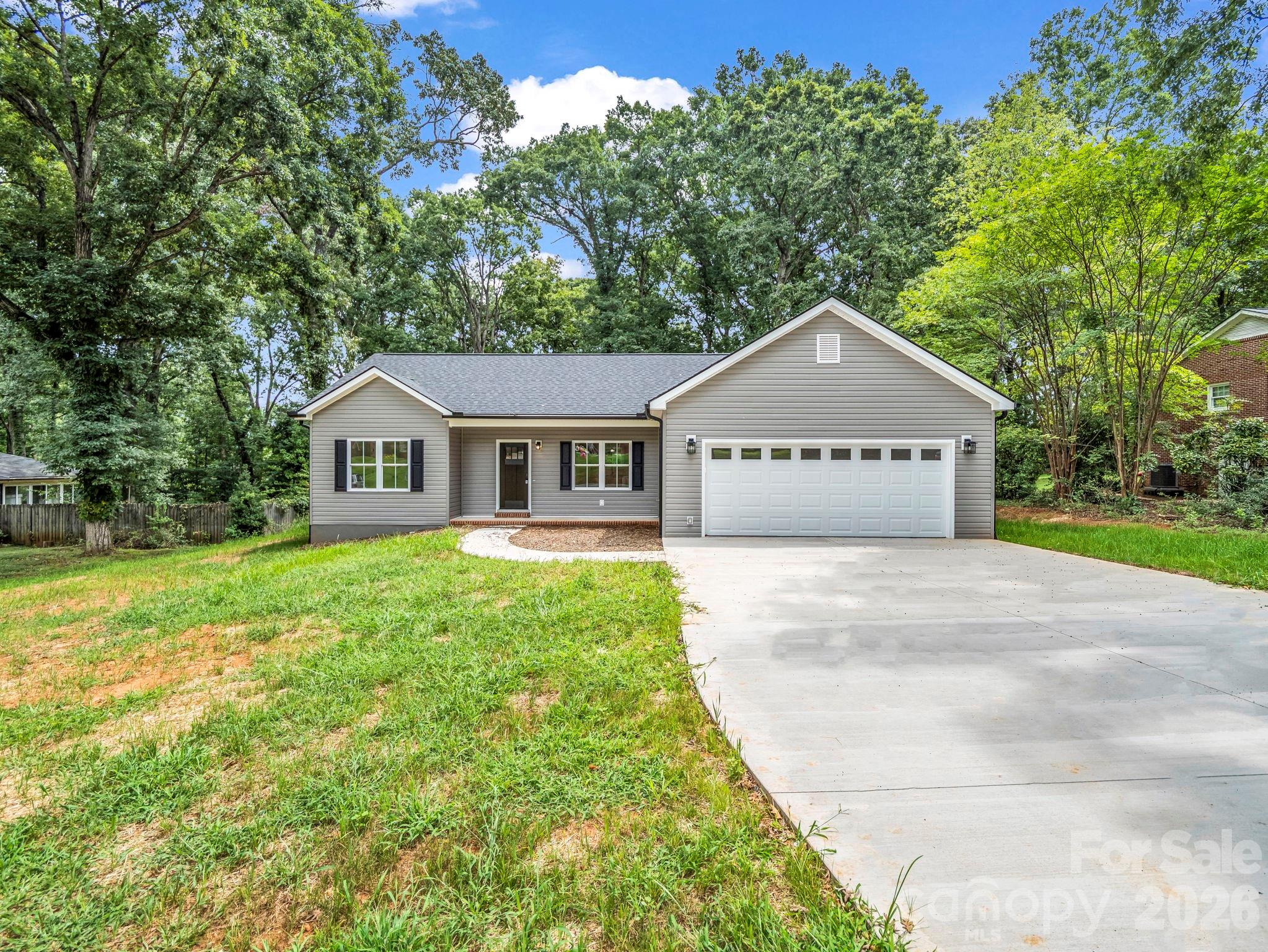 190 Forest Hill Drive Property Photo 2