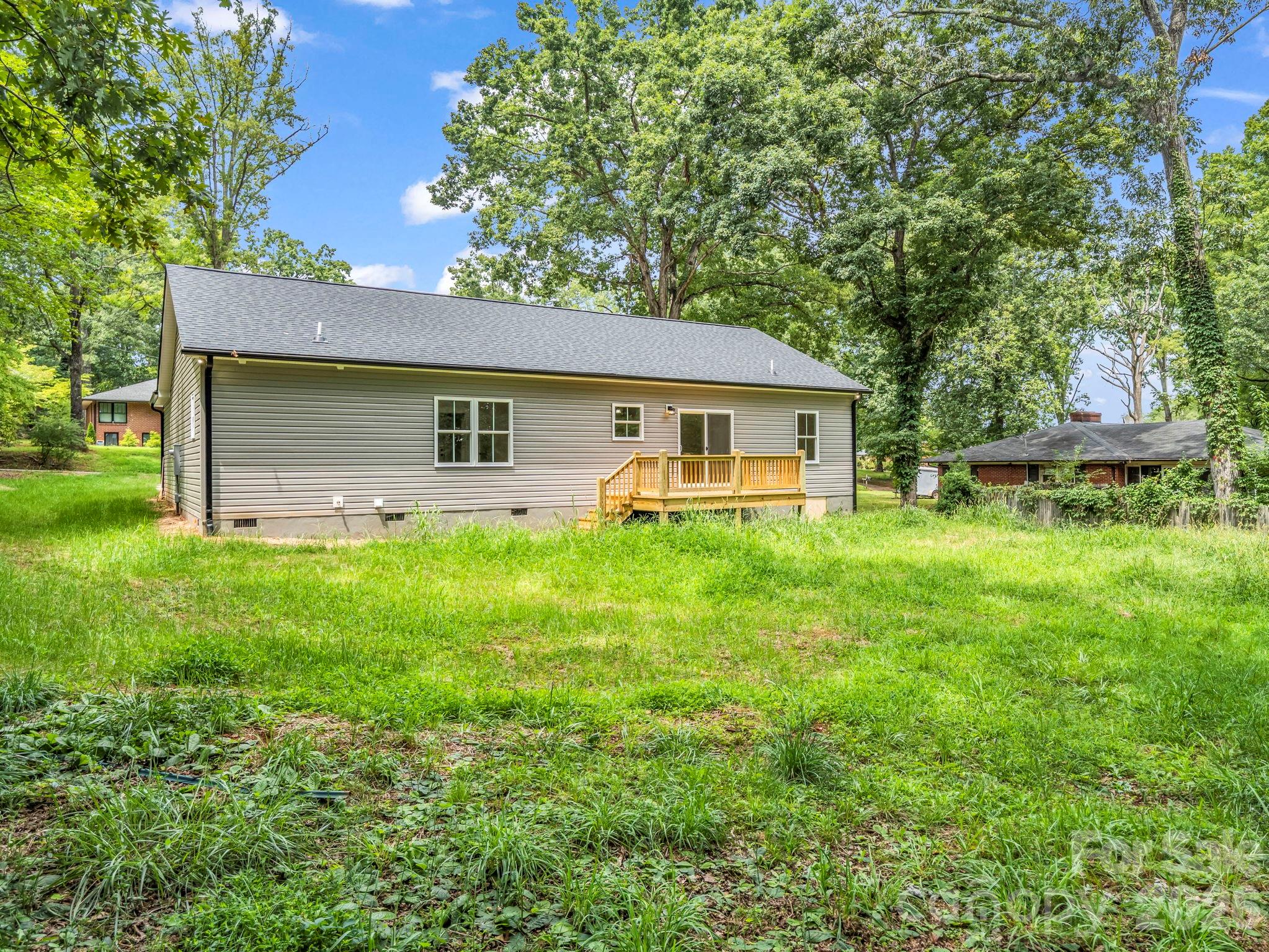 190 Forest Hill Drive Property Photo 8