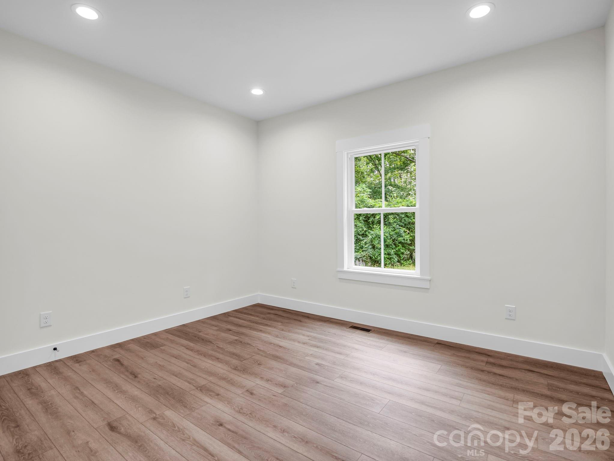 190 Forest Hill Drive Property Photo 26