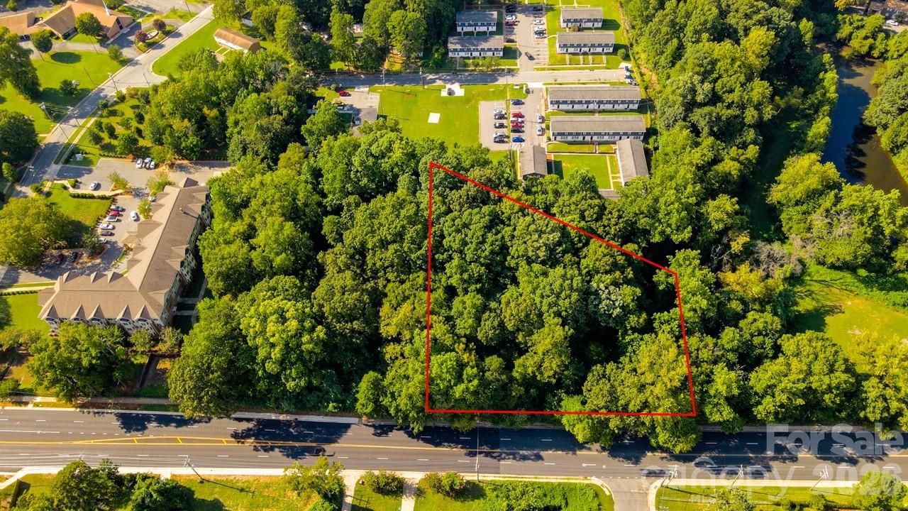 1800 West Boulevard Property Photo 3