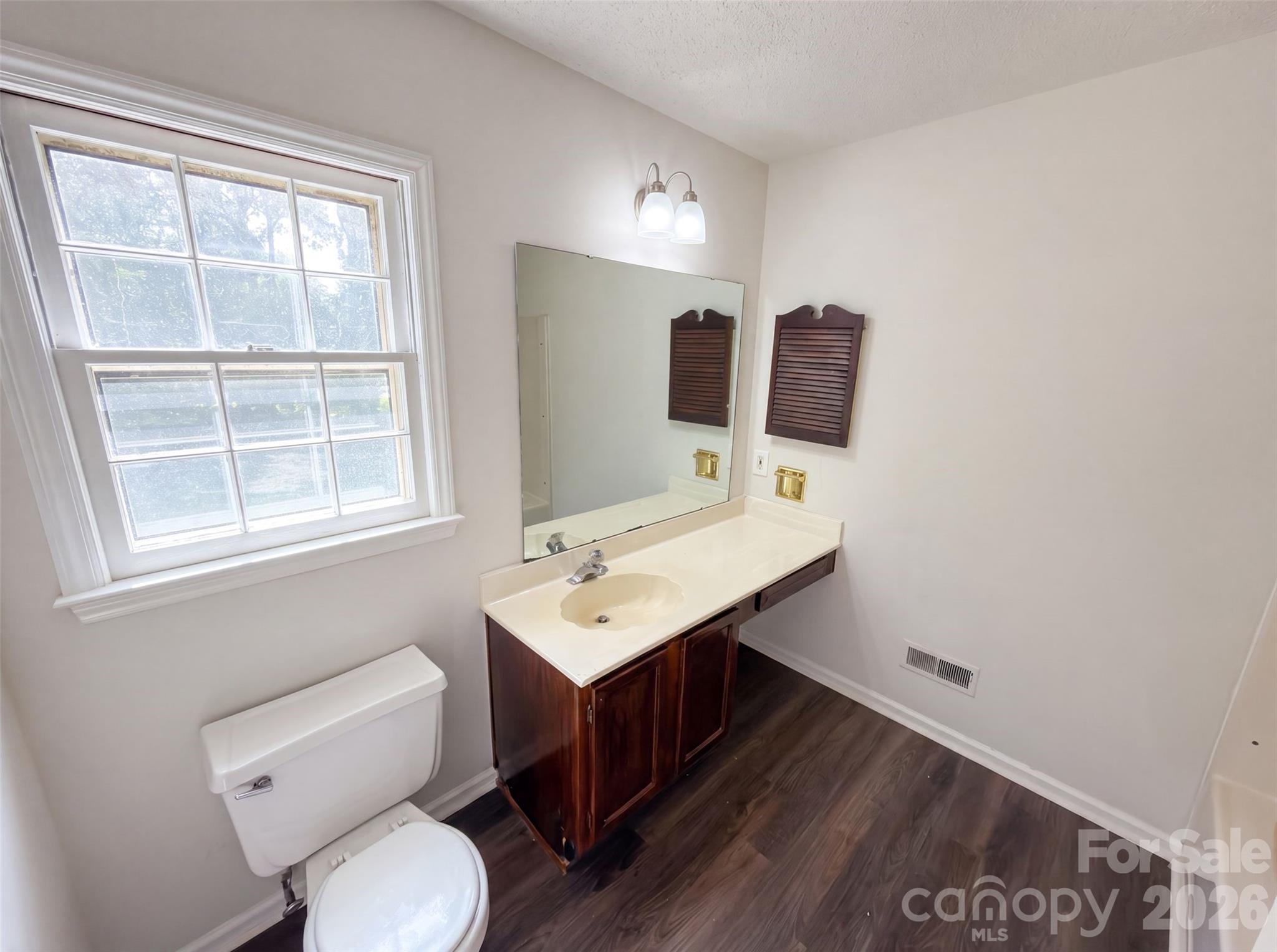8909 Danson Drive Property Photo 10