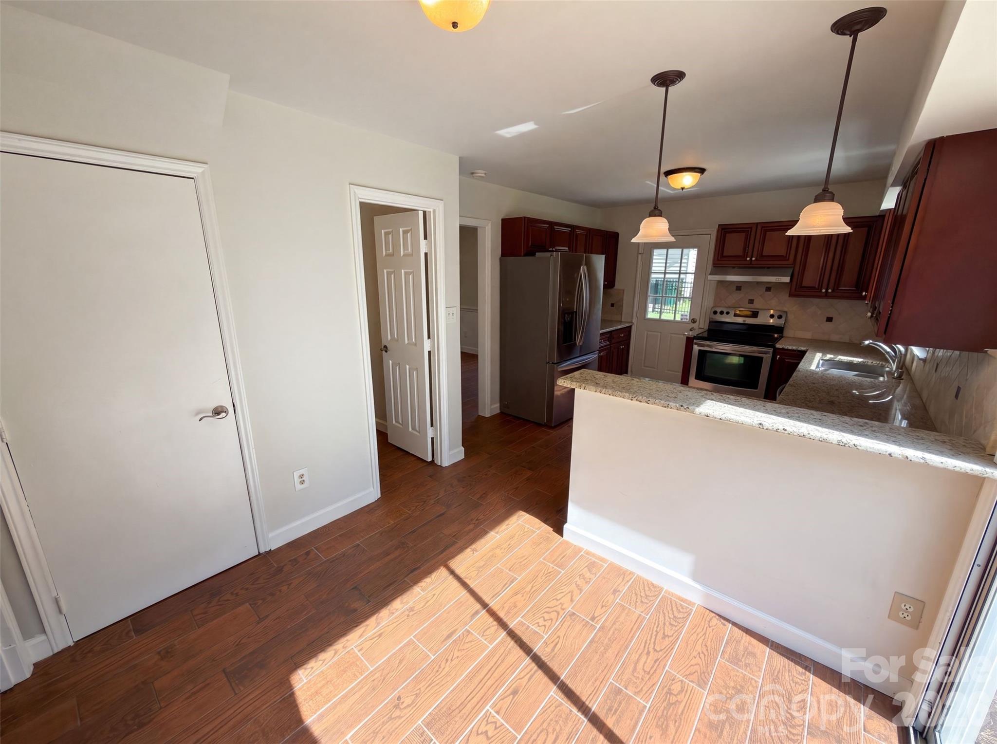 8909 Danson Drive Property Photo 14