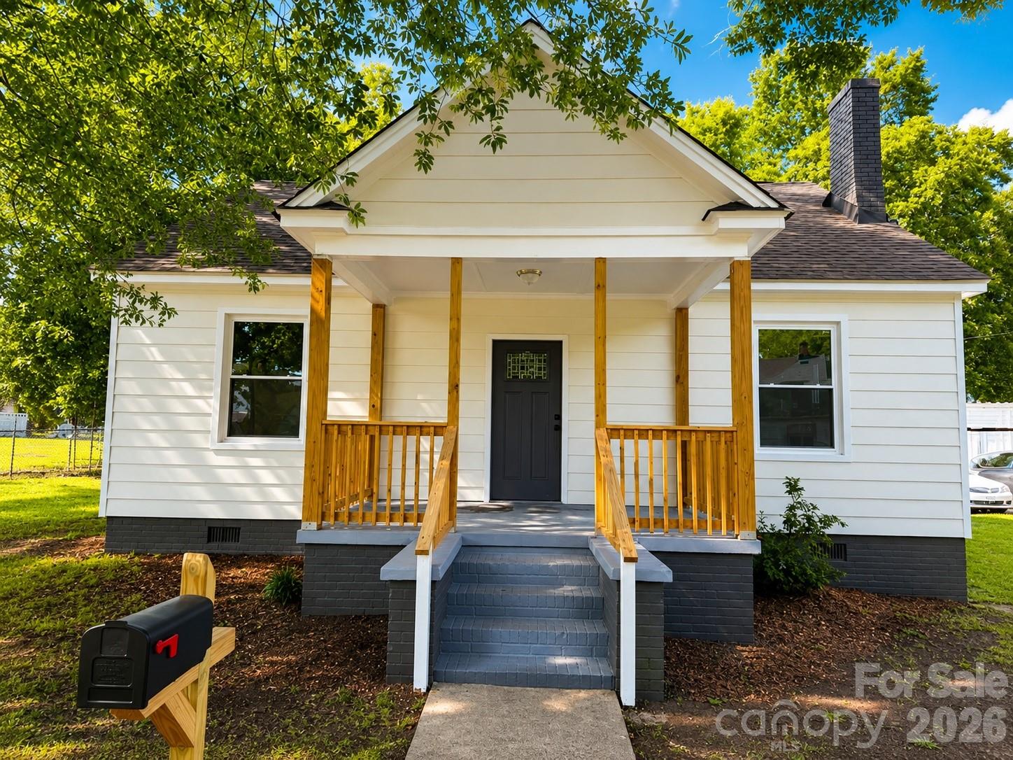 609 Dallas Street Property Photo 1