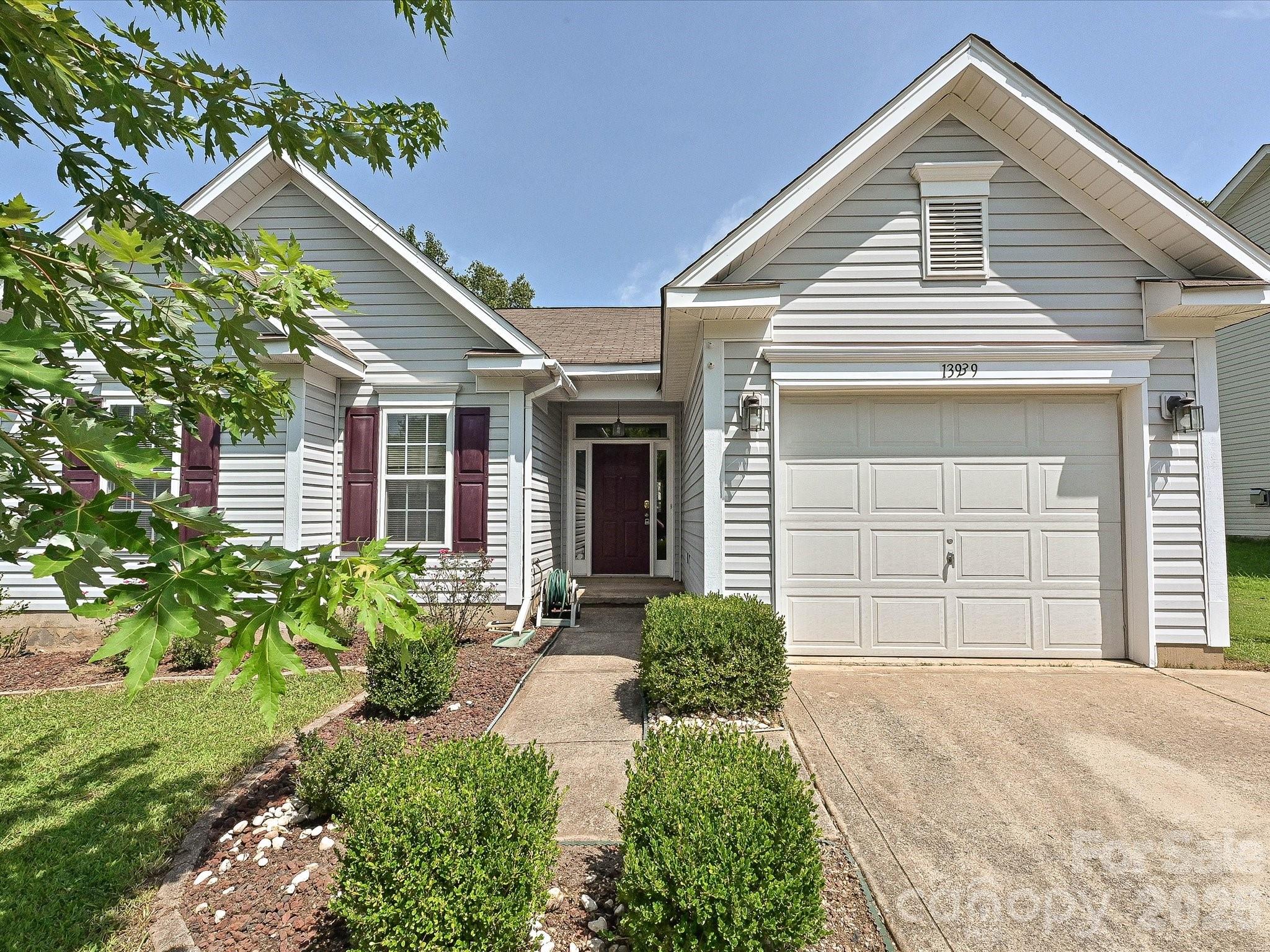 13939 Dingess Road Property Photo 1