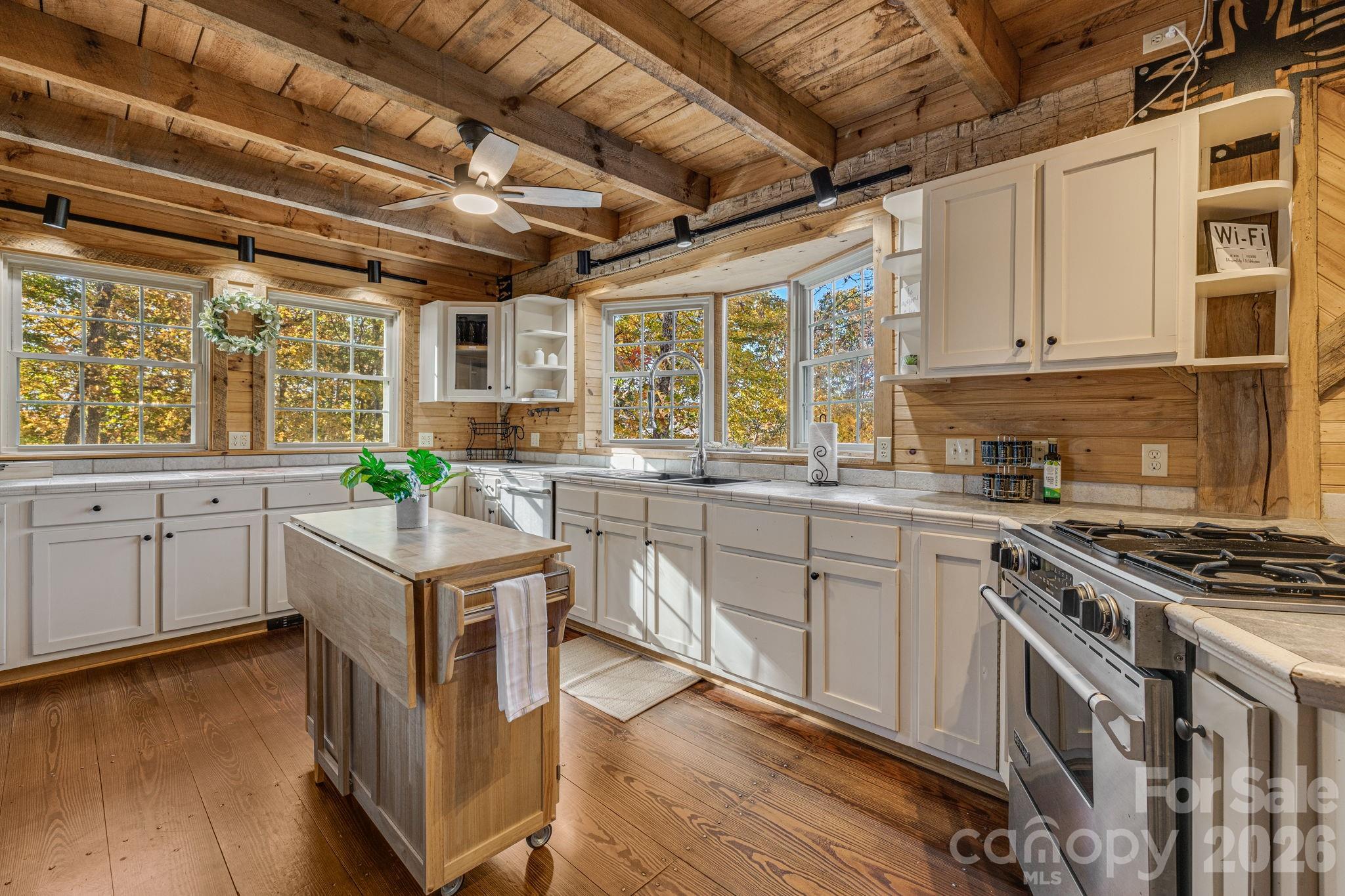 185 Blossom Ridge Property Photo 9