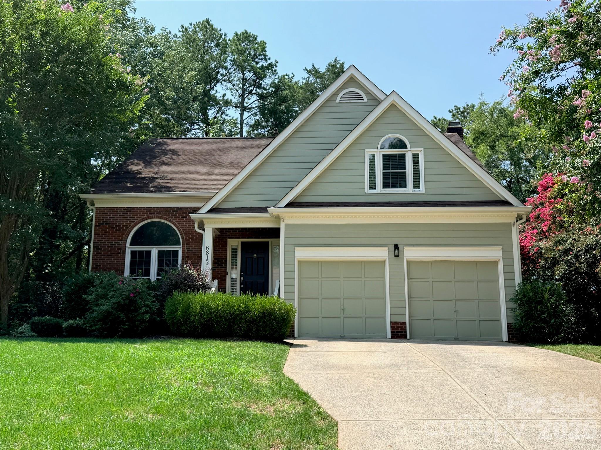 6813 Wolf Run Drive Property Photo 1