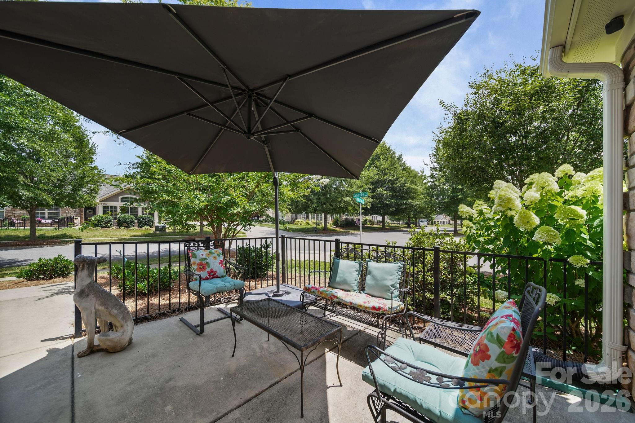 2307 Villa Oaks Court Property Photo 4