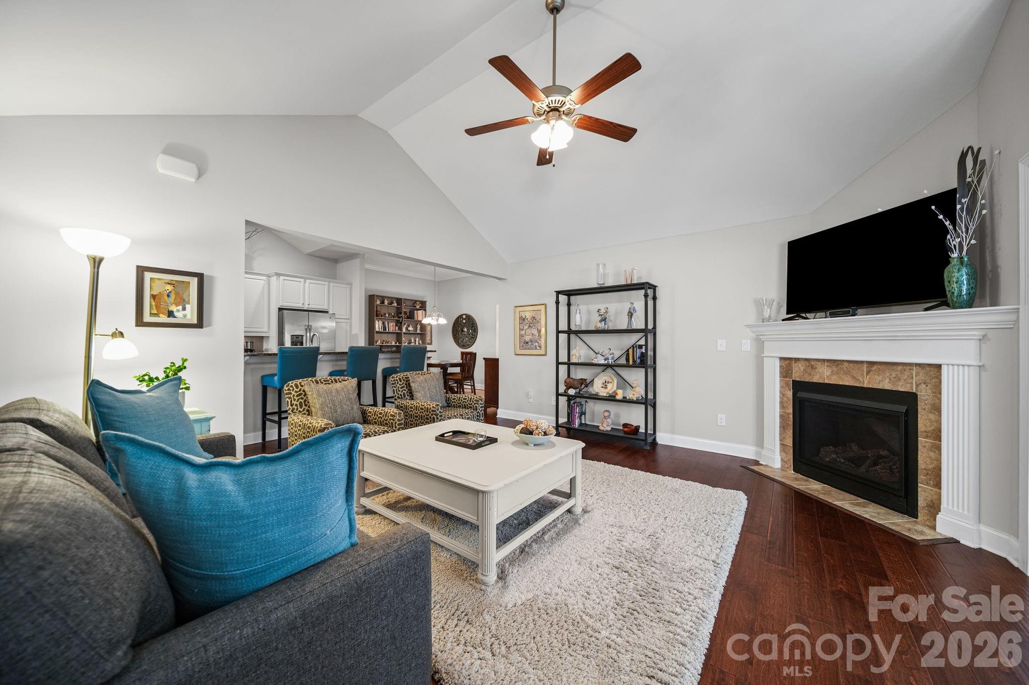 2307 Villa Oaks Court Property Photo 5
