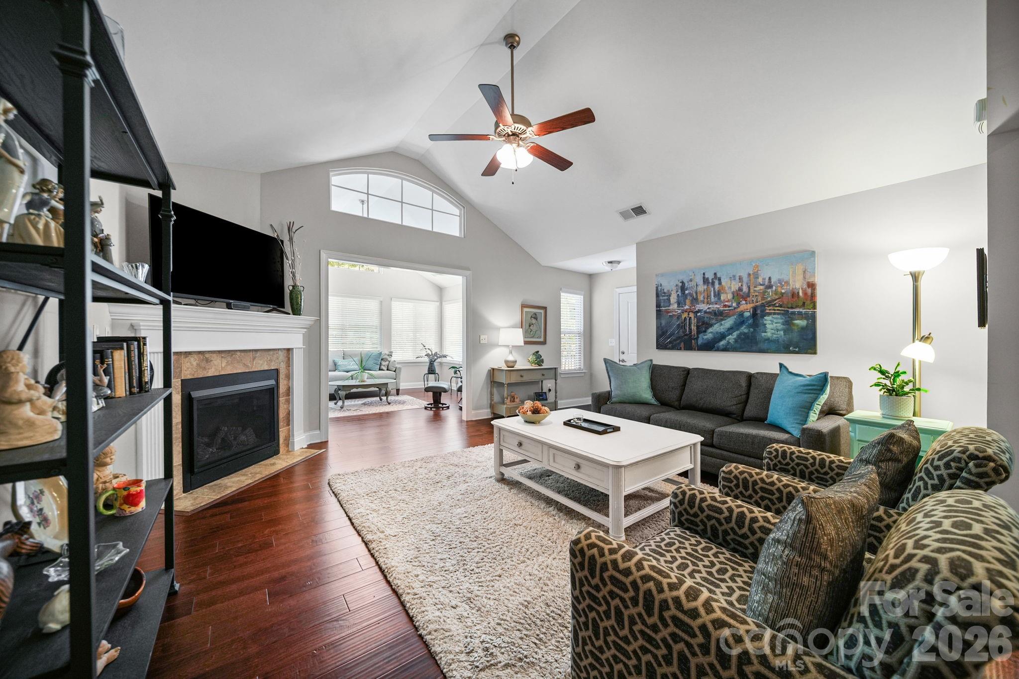 2307 Villa Oaks Court Property Photo 8