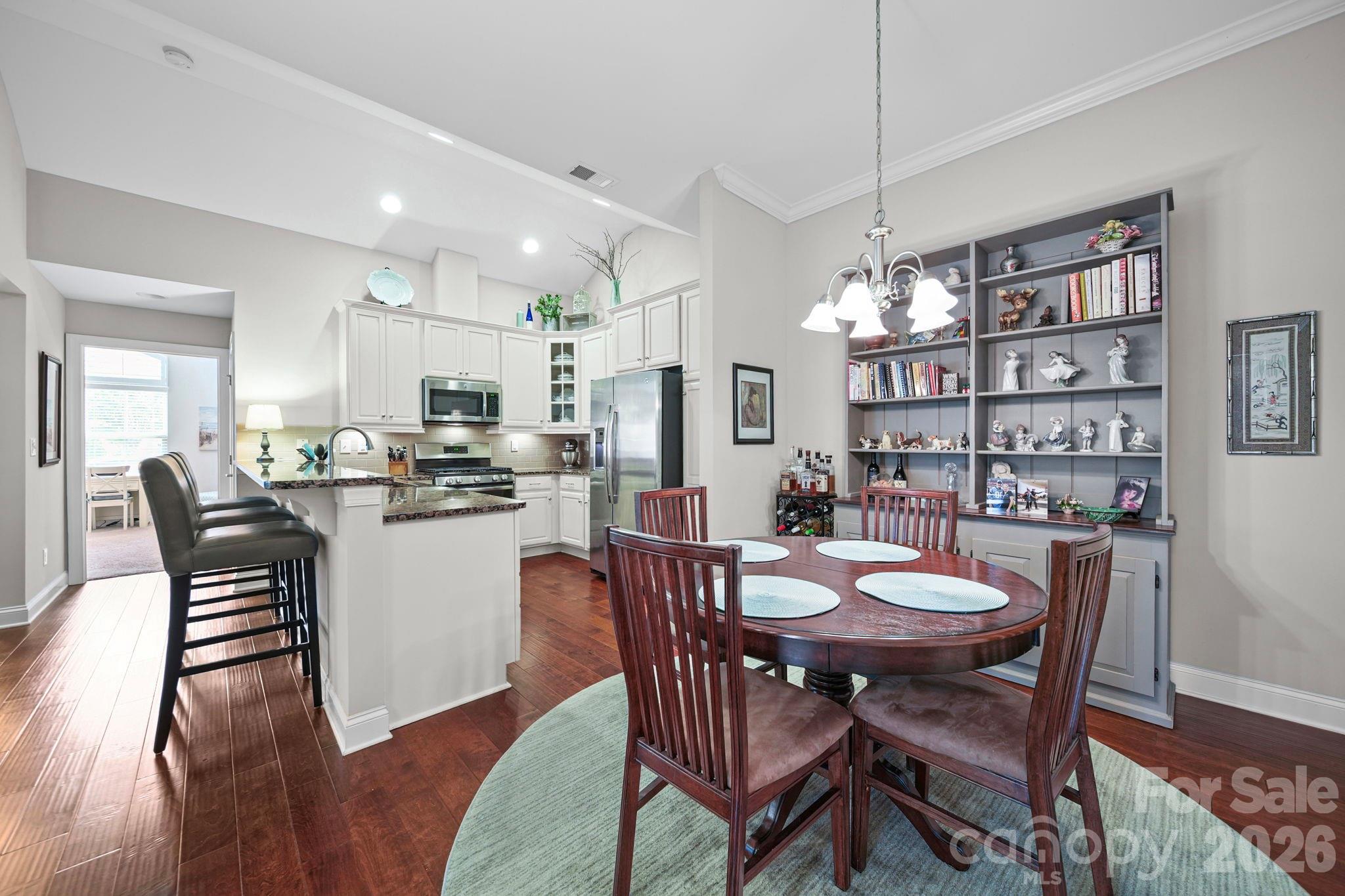 2307 Villa Oaks Court Property Photo 10
