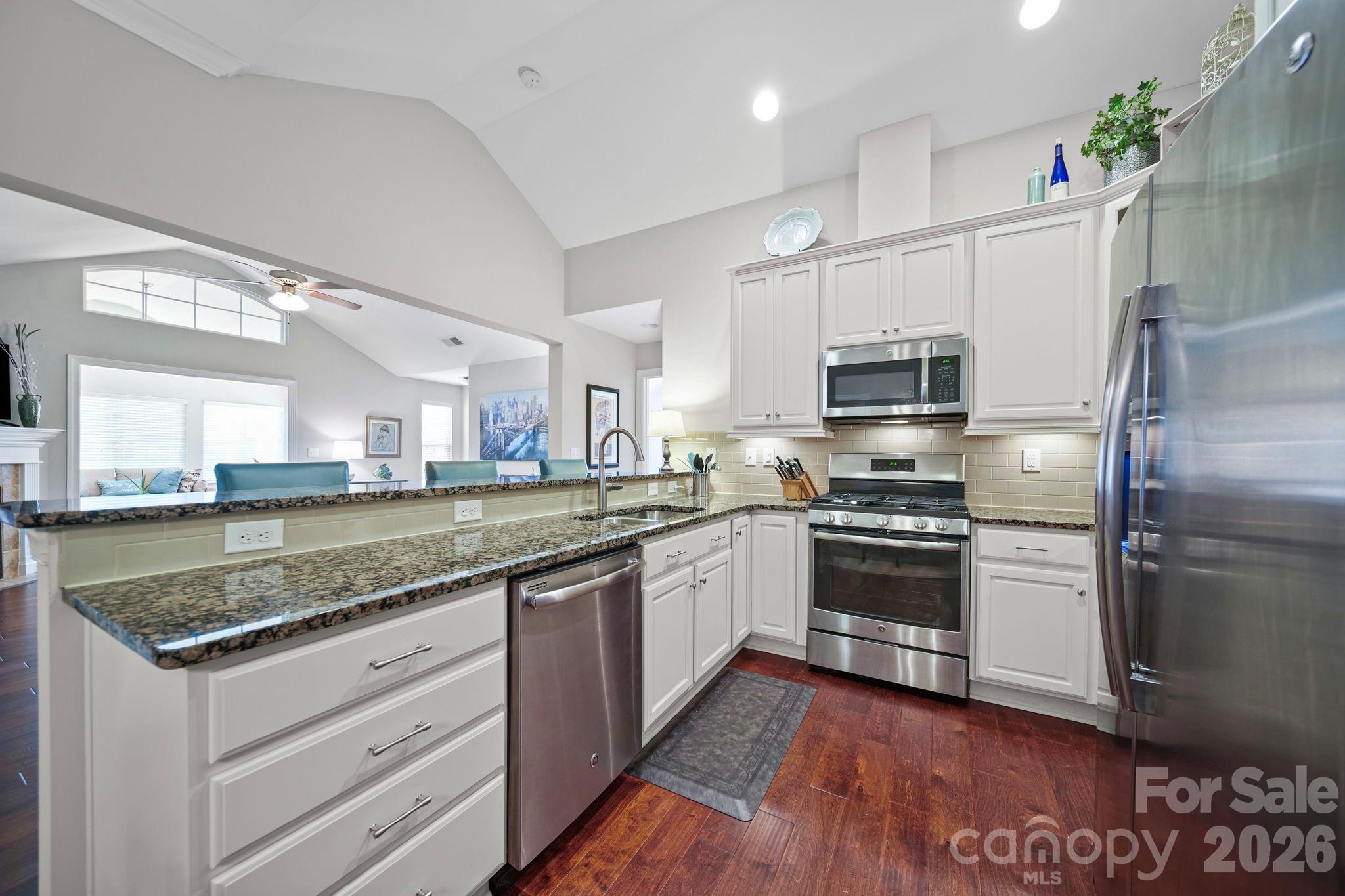 2307 Villa Oaks Court Property Photo 12