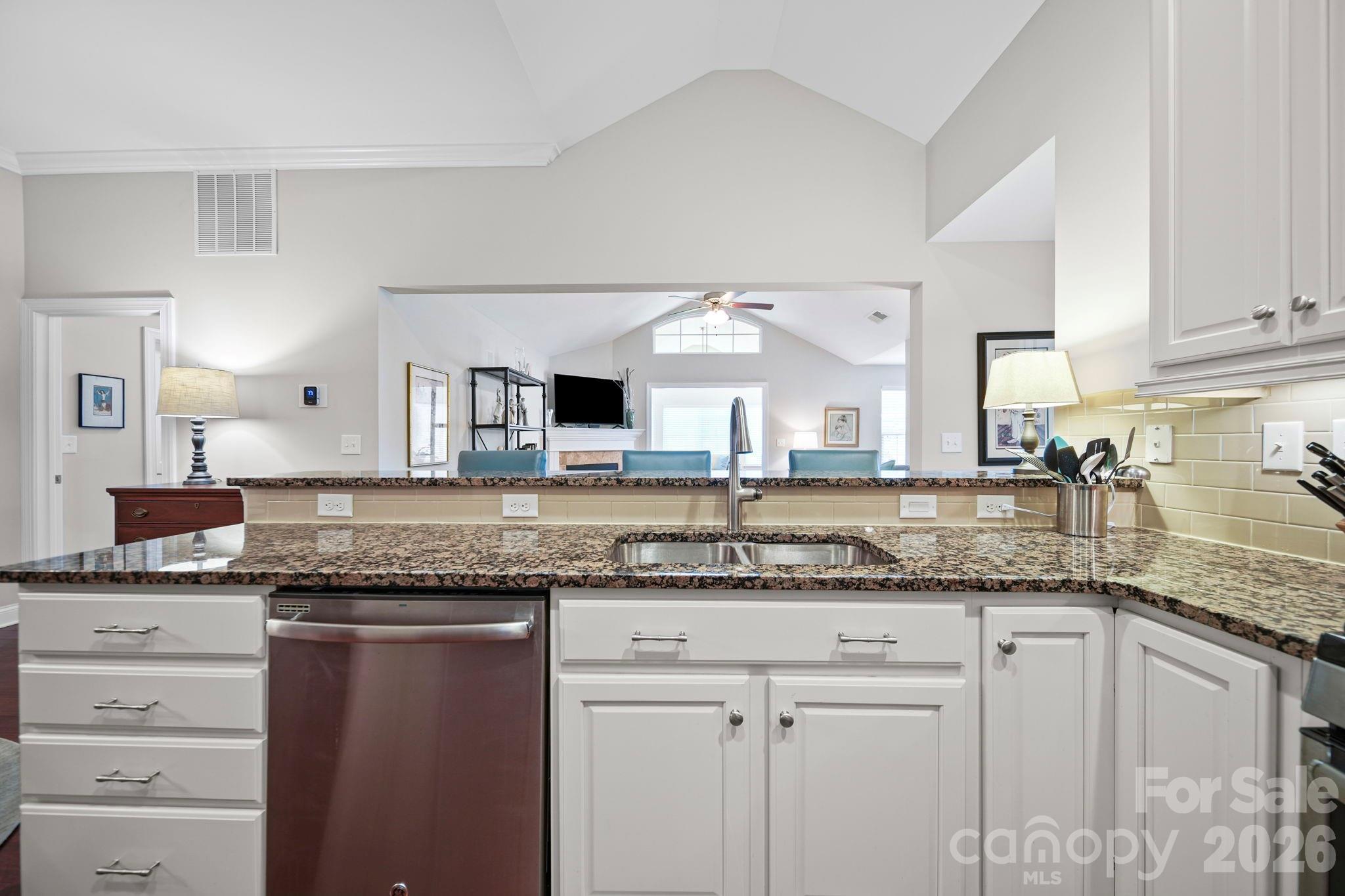 2307 Villa Oaks Court Property Photo 13