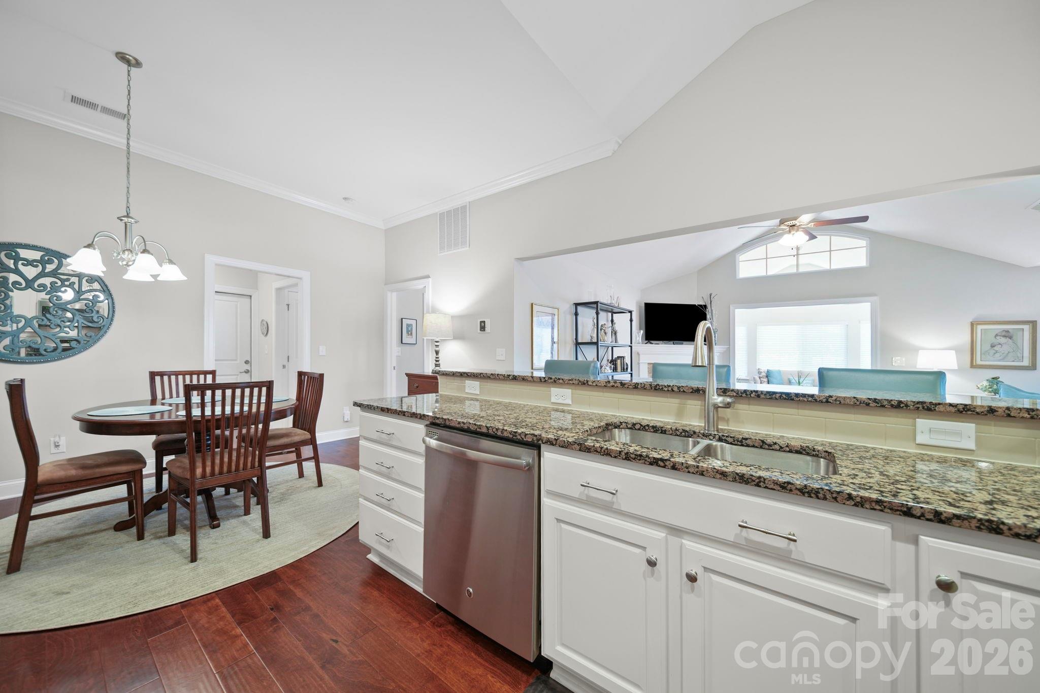 2307 Villa Oaks Court Property Photo 14
