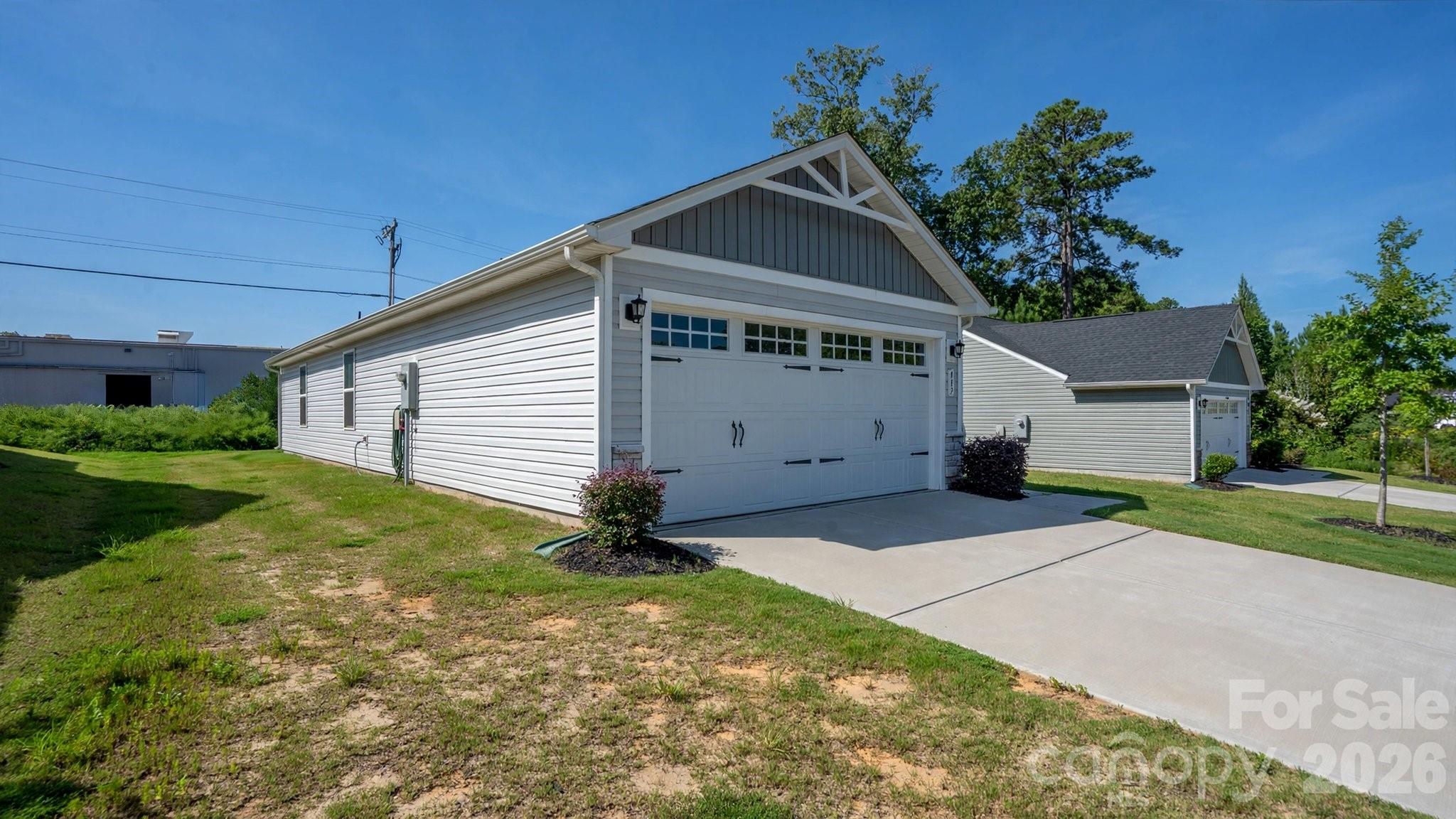 483 Grandiflora Avenue Property Photo 5