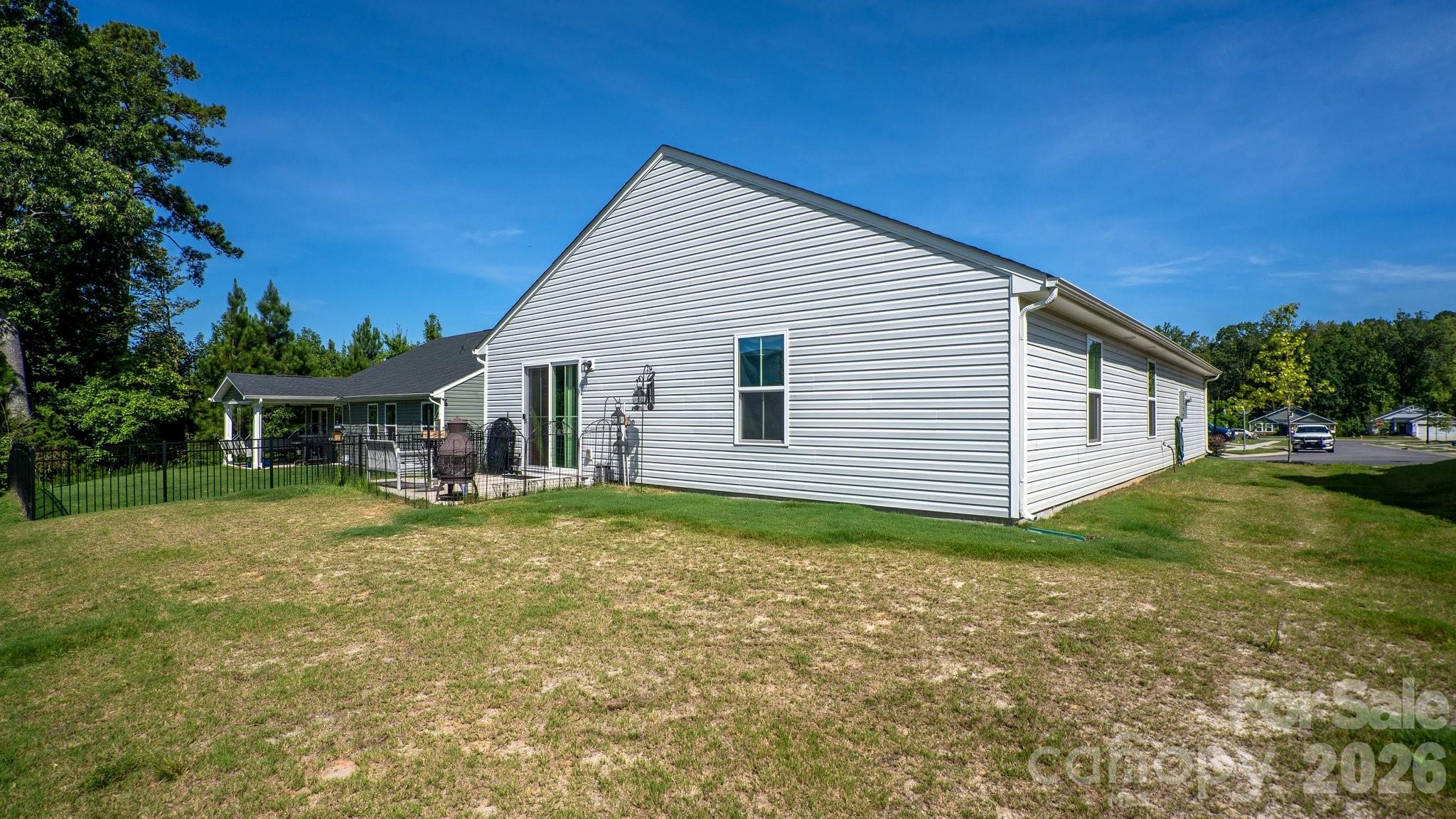 483 Grandiflora Avenue Property Photo 8