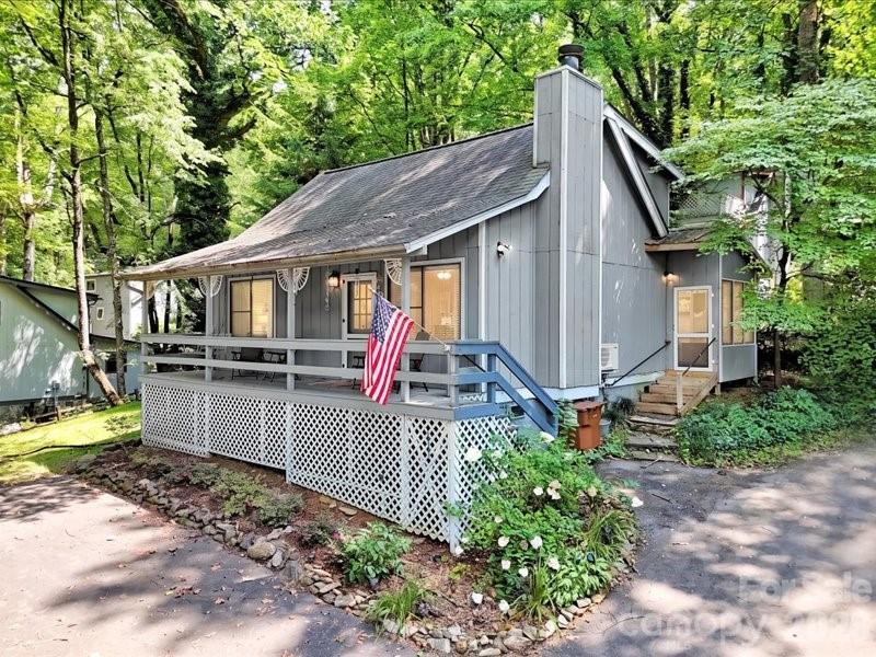 49 Lisa Lane Property Photo 1