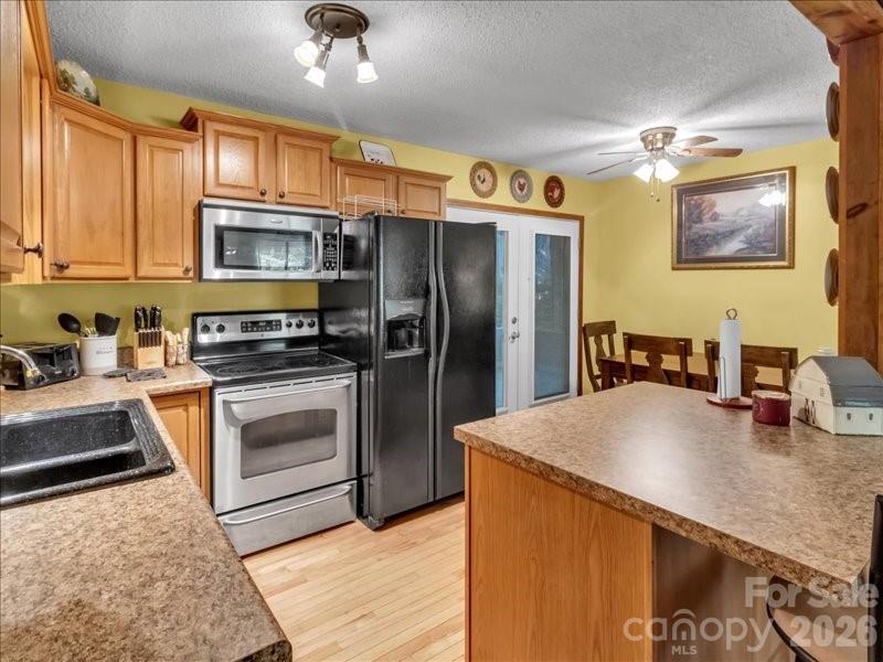 49 Lisa Lane Property Photo 12