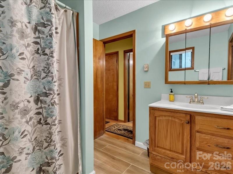 49 Lisa Lane Property Photo 18