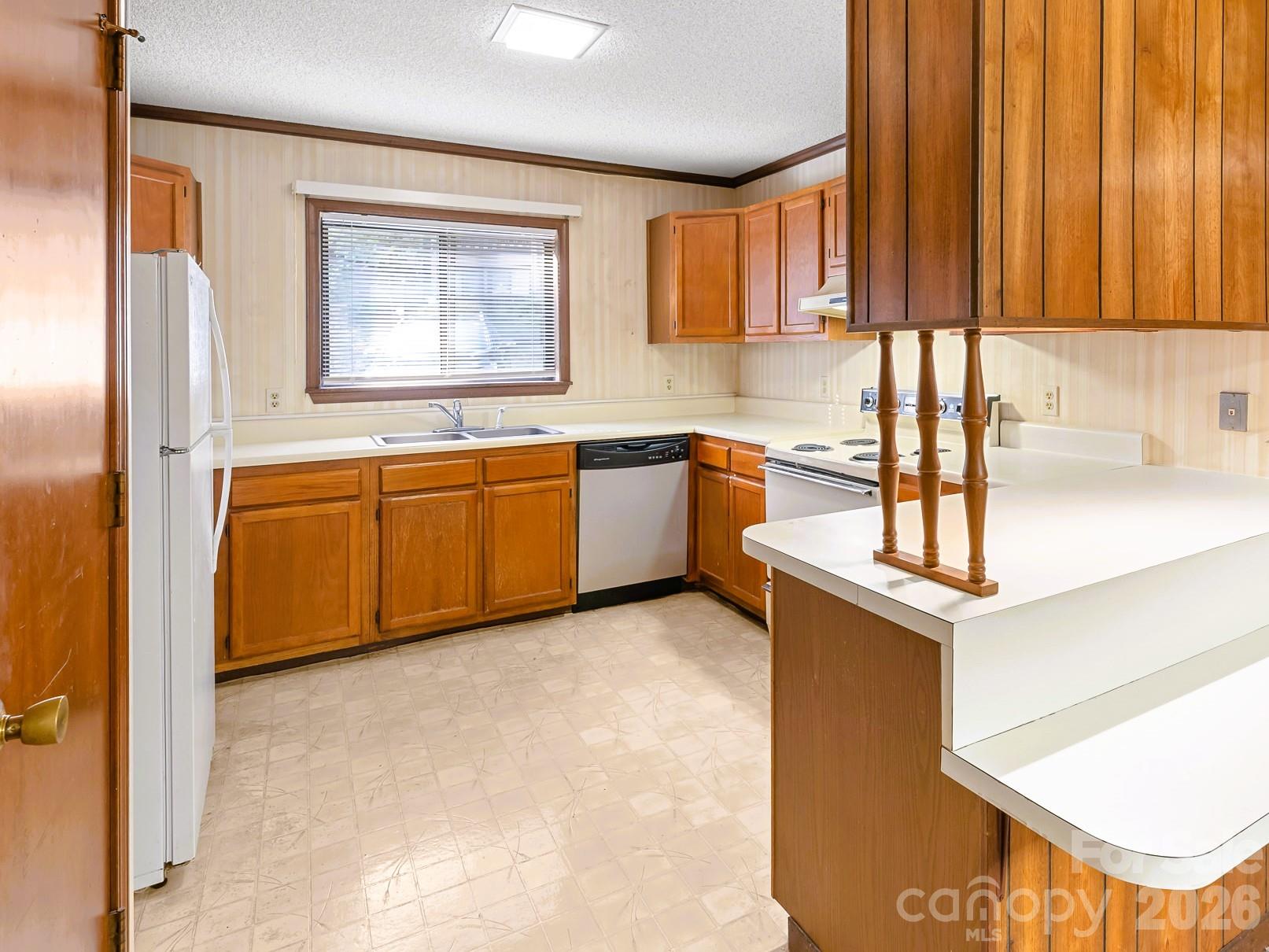 33 Lake Drive G-1 Property Photo 4