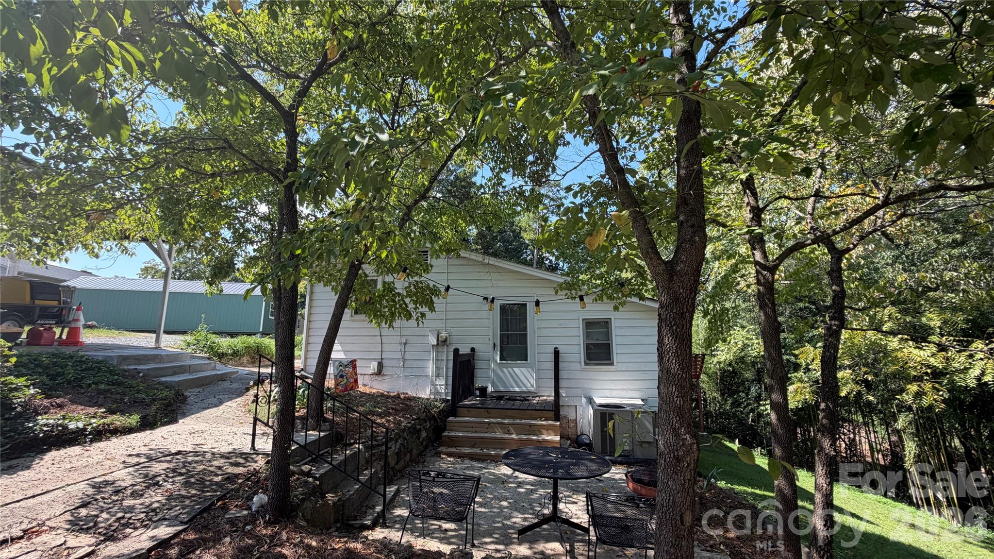 209 Auten Circle Property Photo 3
