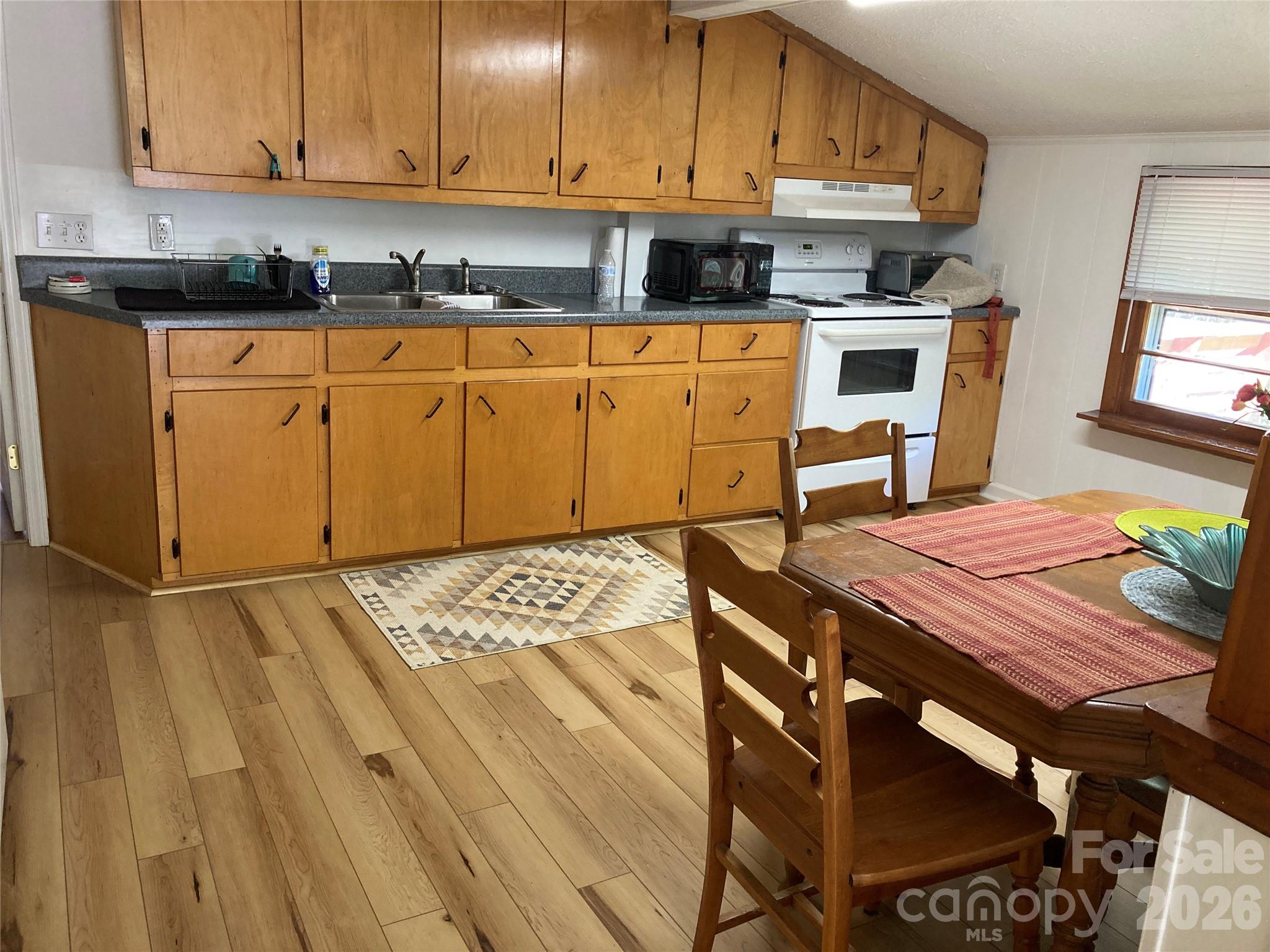 209 Auten Circle Property Photo 9