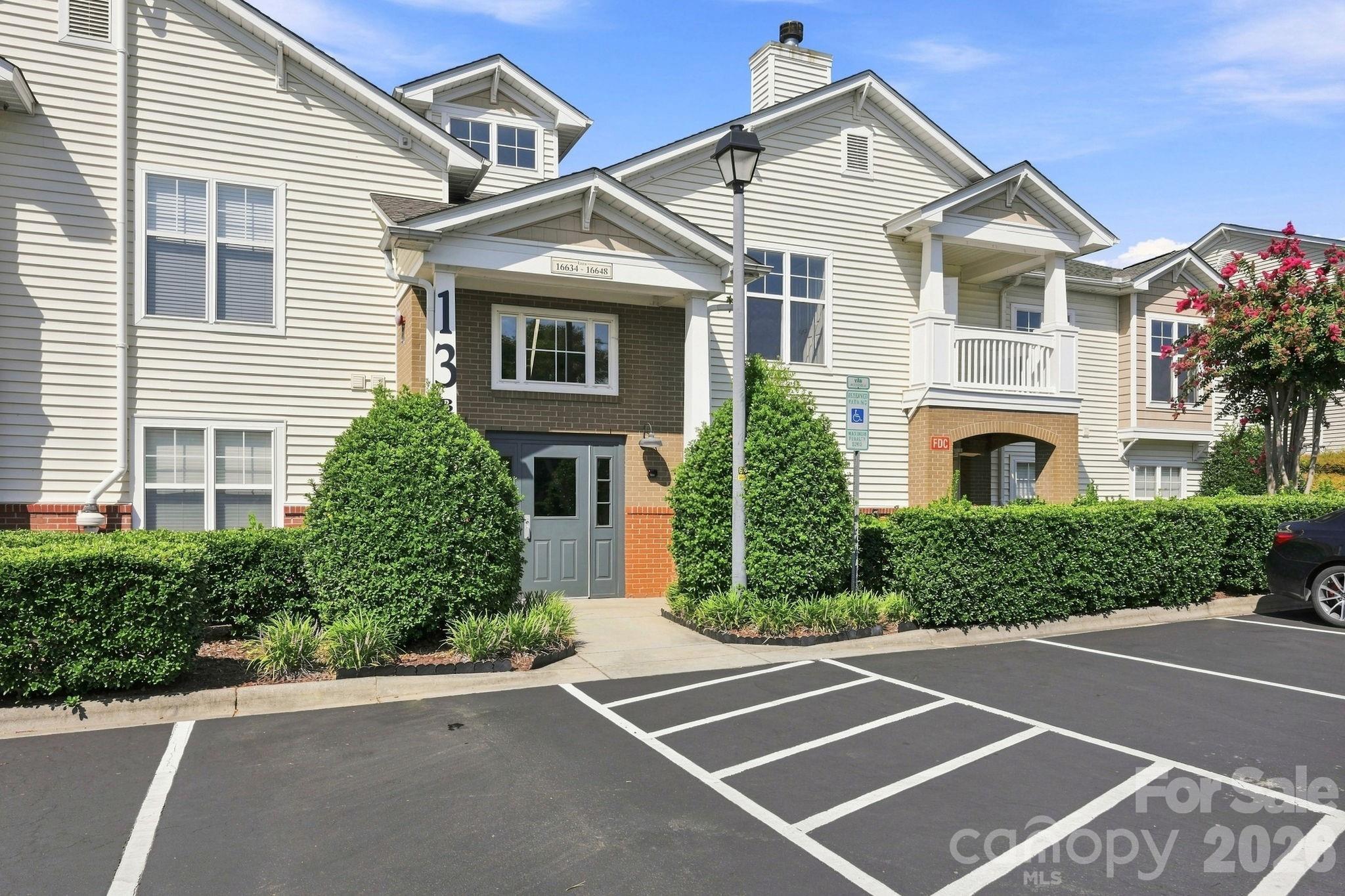 16648 E Amberside Road Property Photo 2