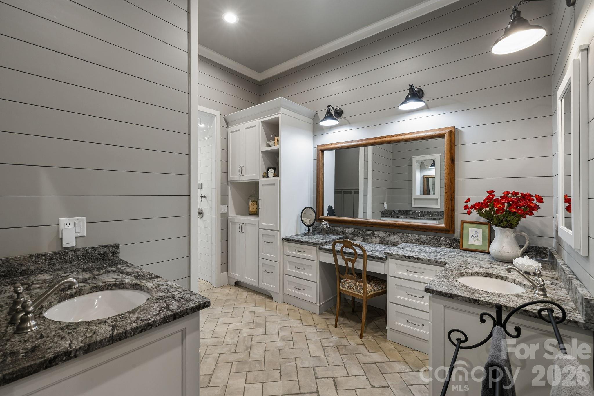 80 East Reach Road 117 Property Photo 25