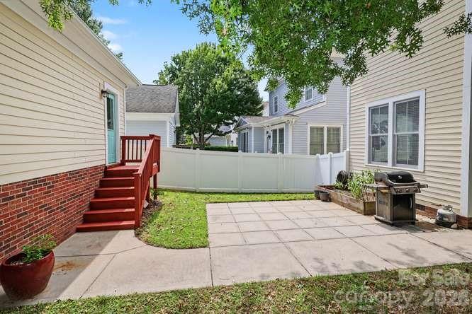 742 Revival Row Property Photo 29