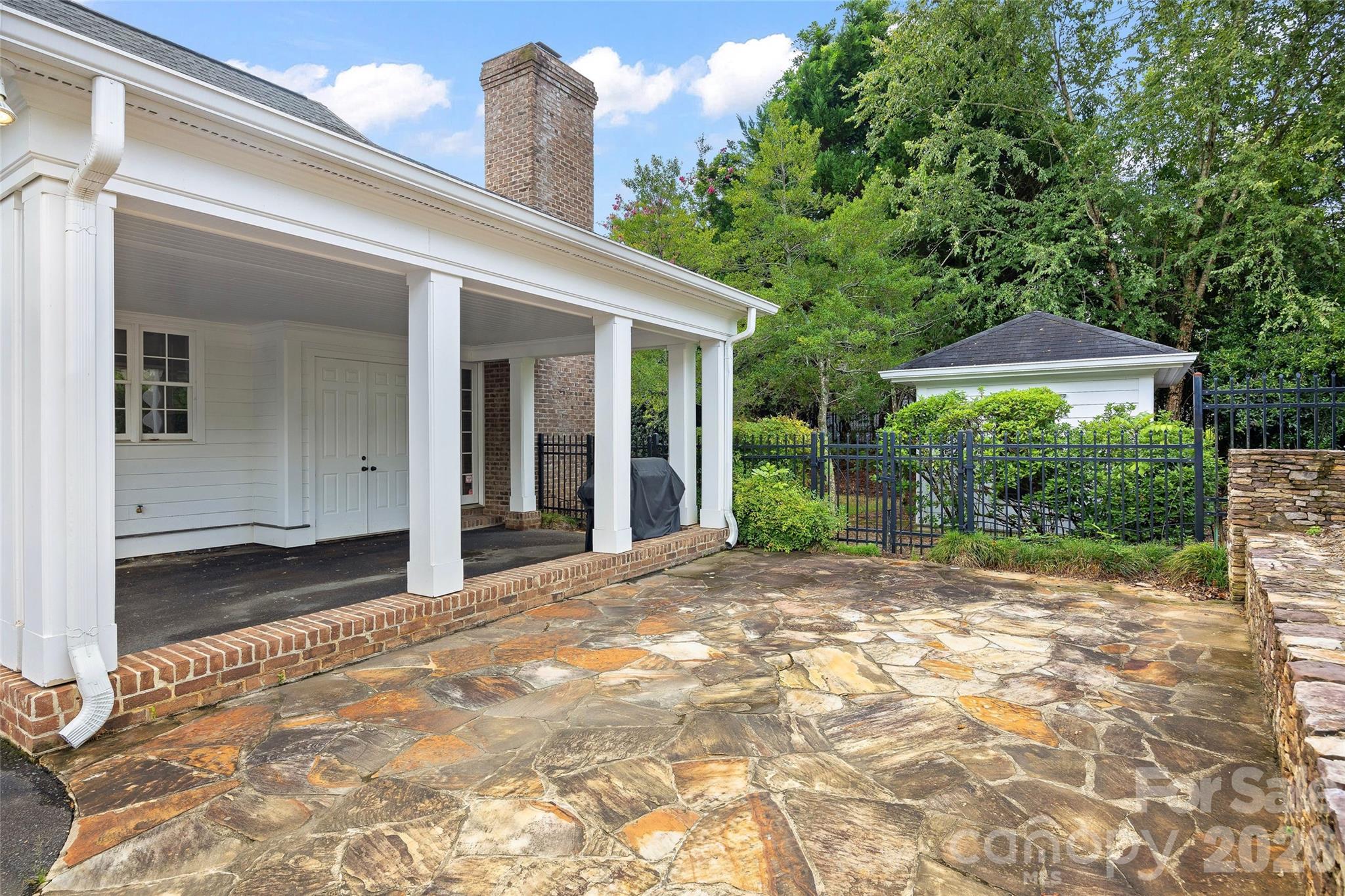 2135 Sharon Avenue Property Photo 45