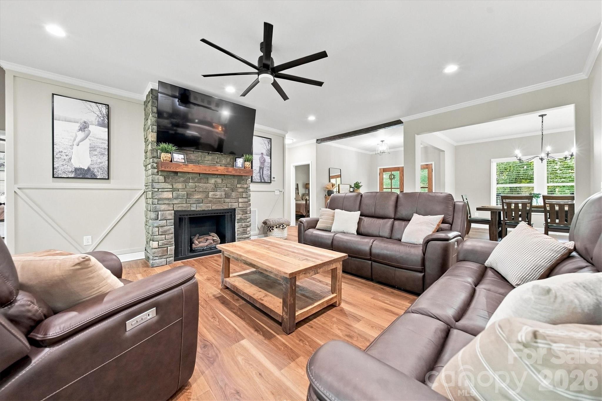 34 Colts Neck Lane Property Photo 6