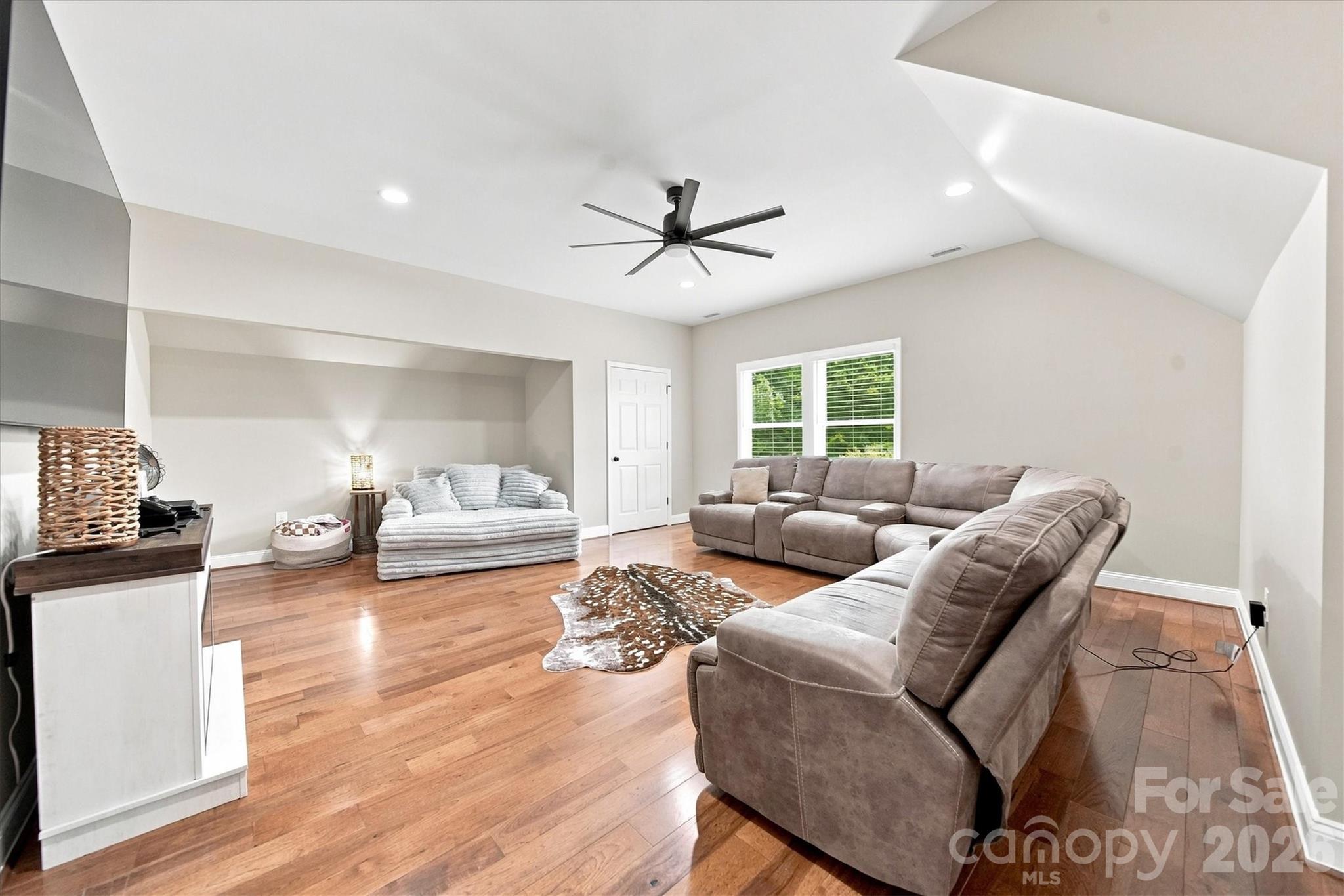 34 Colts Neck Lane Property Photo 26