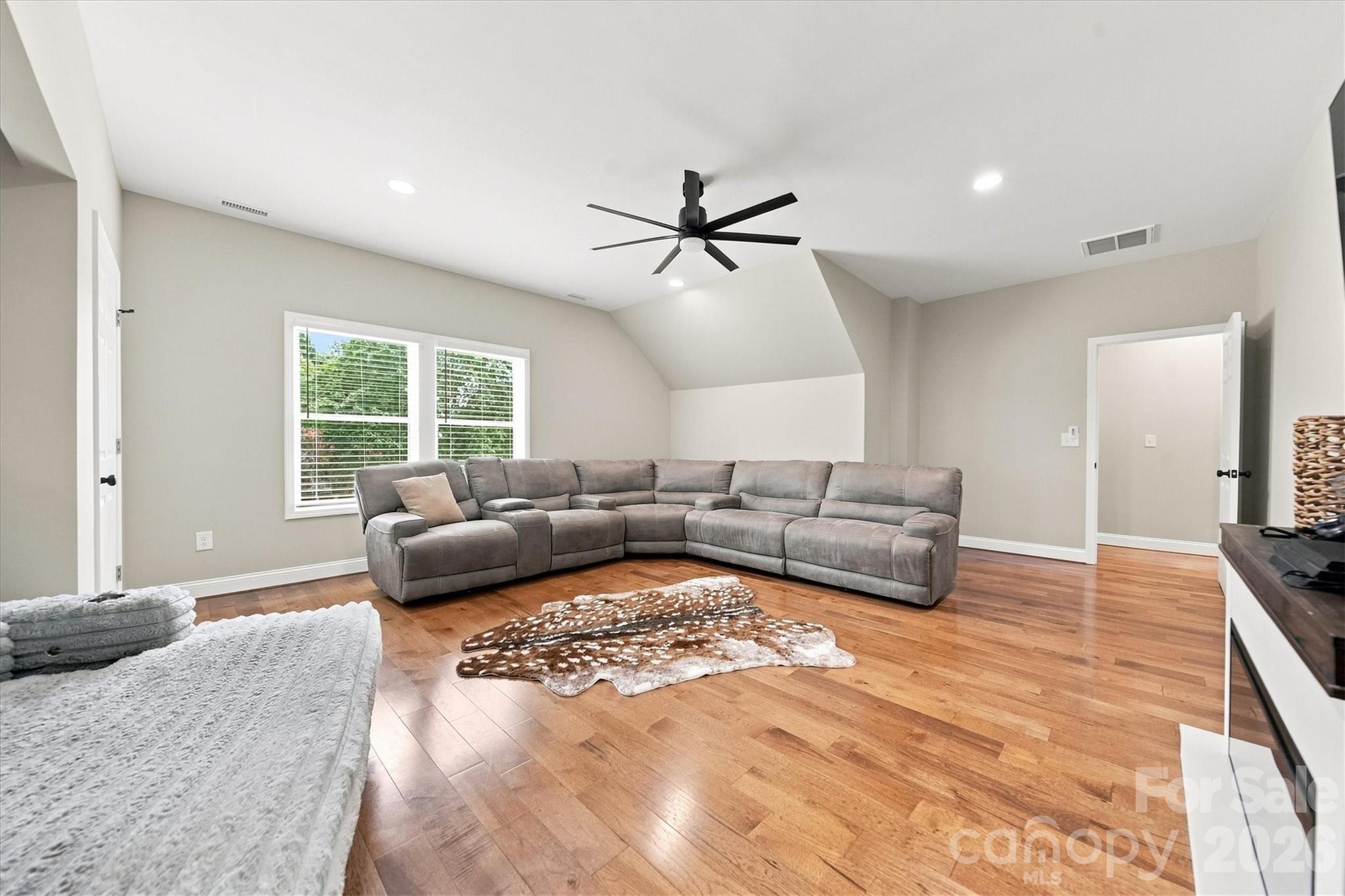 34 Colts Neck Lane Property Photo 27