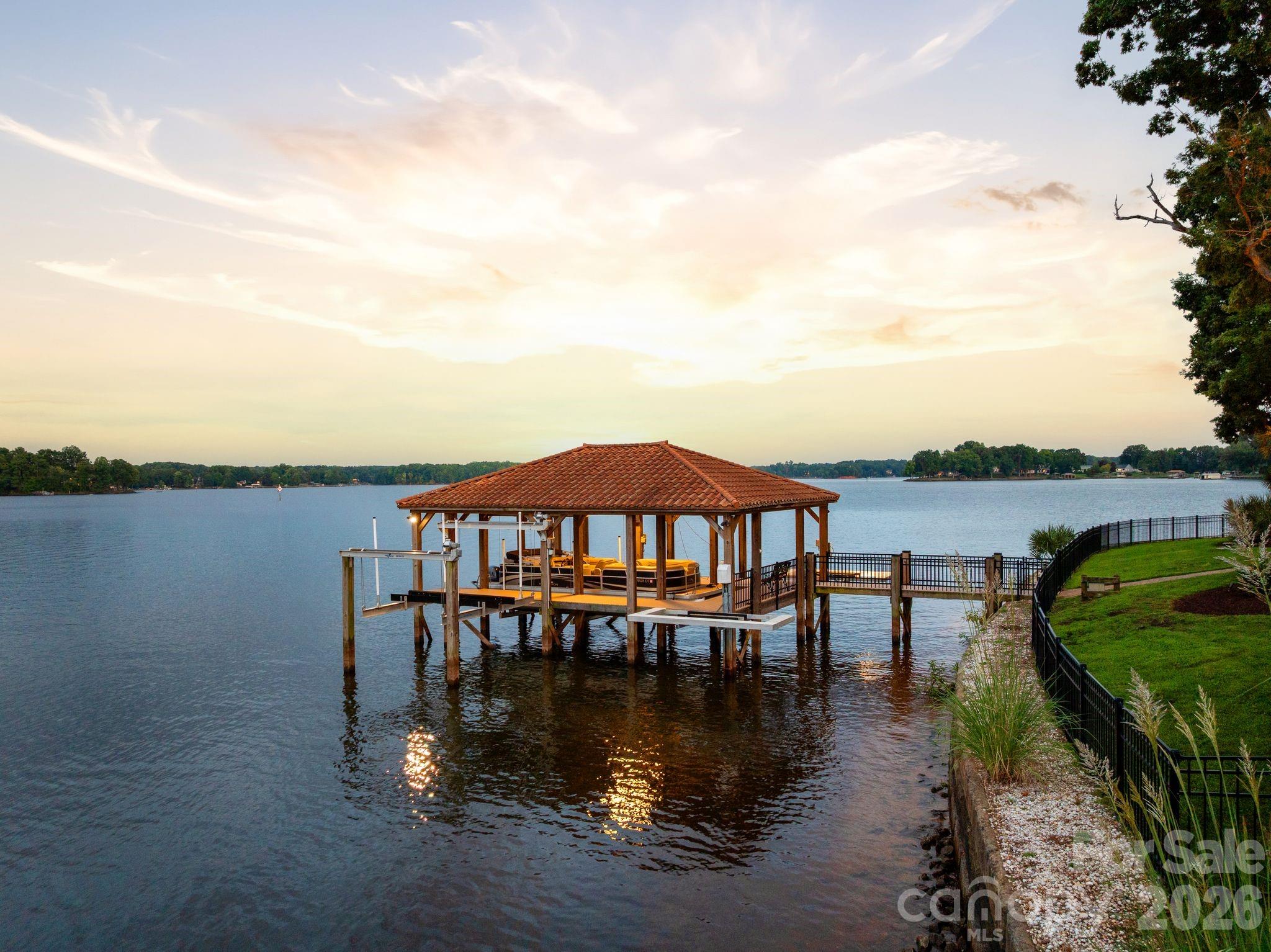 178 Mariner Pointe Lane Property Photo 7