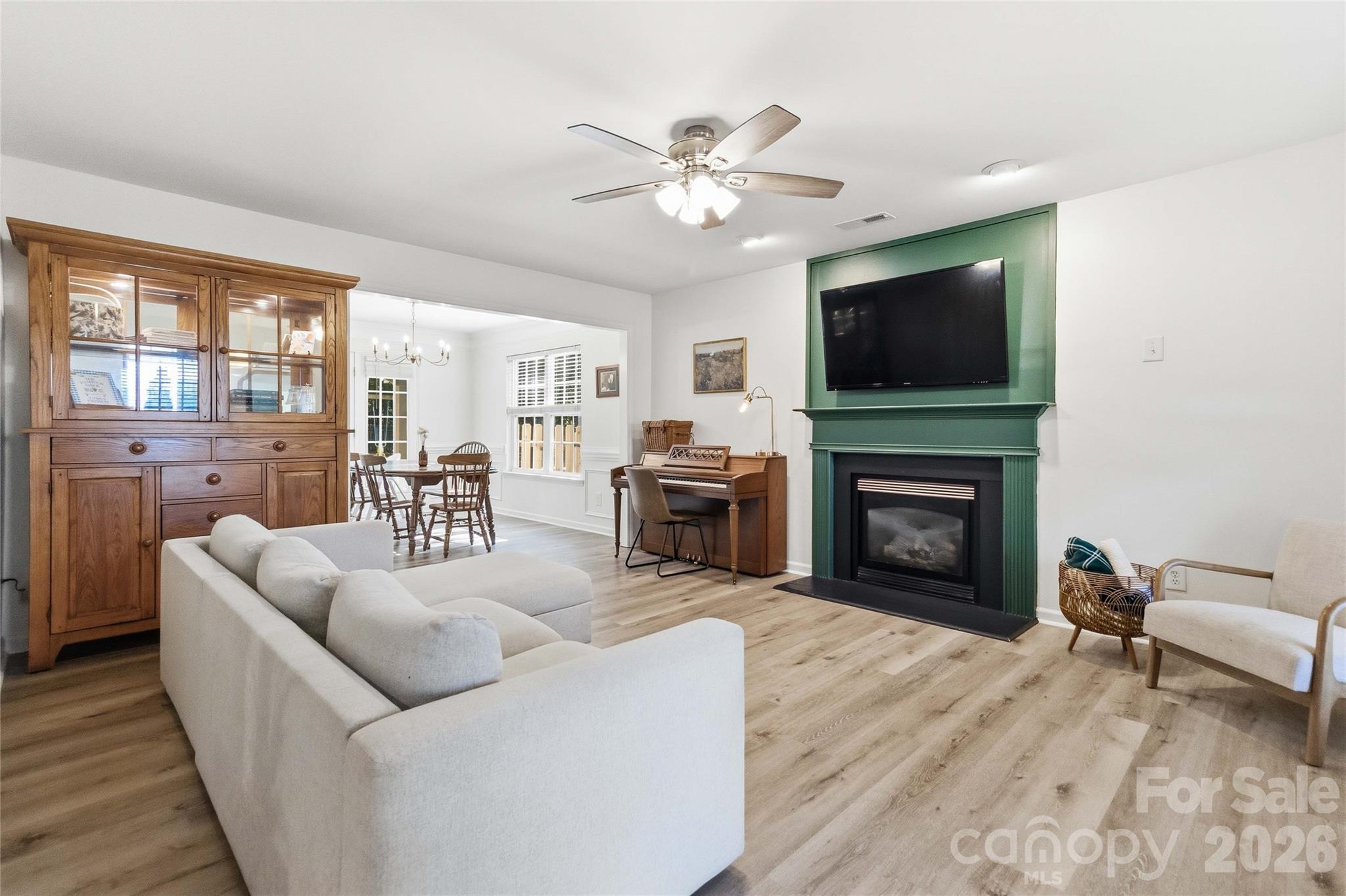 4408 Chatterleigh Drive Property Photo 8
