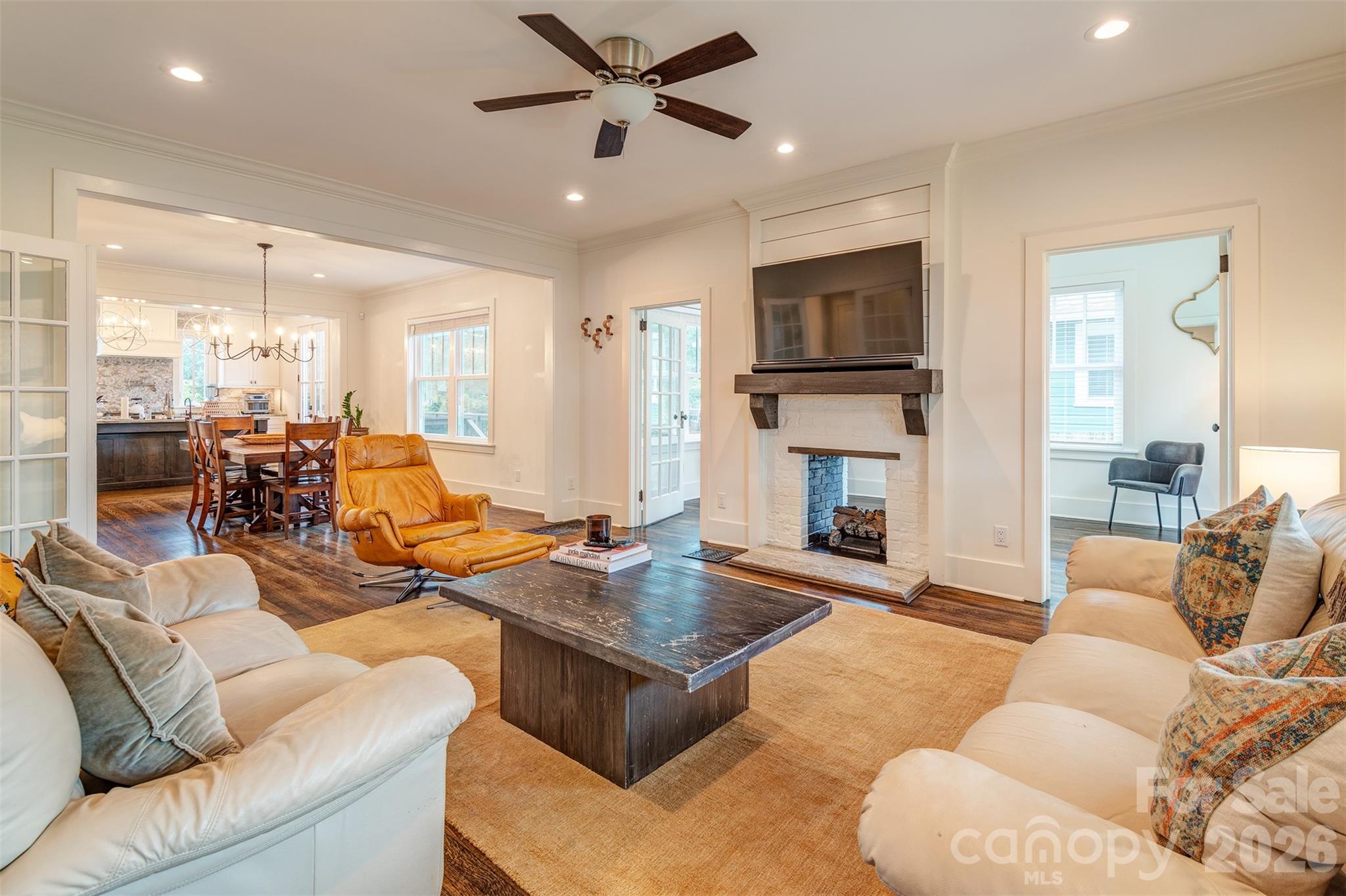 43 Walton Street Property Photo 6