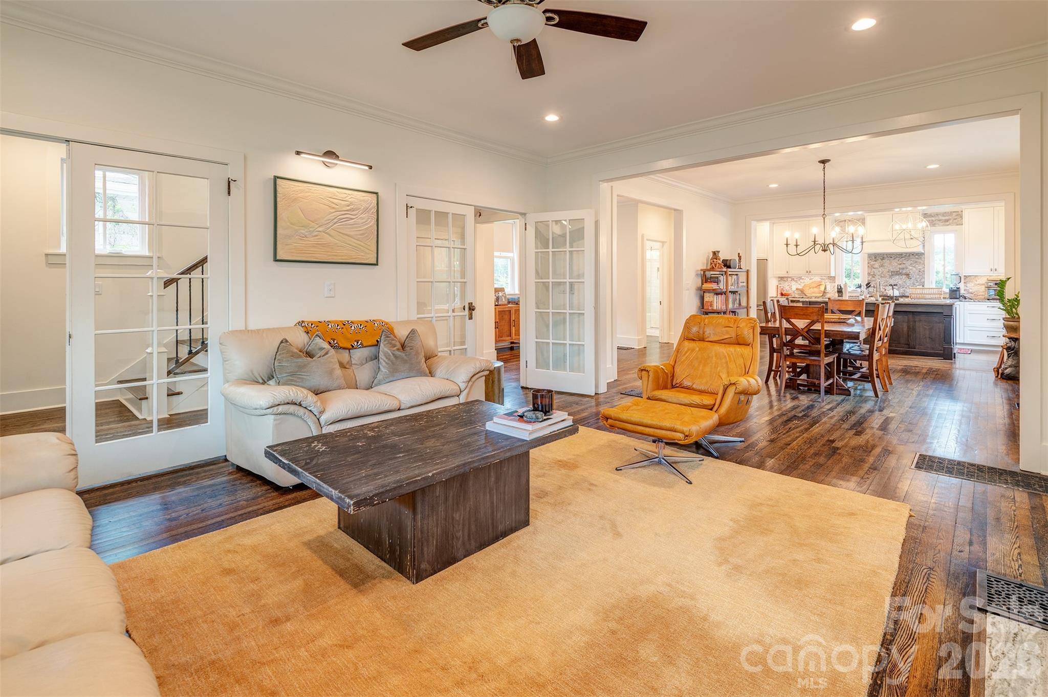 43 Walton Street Property Photo 7