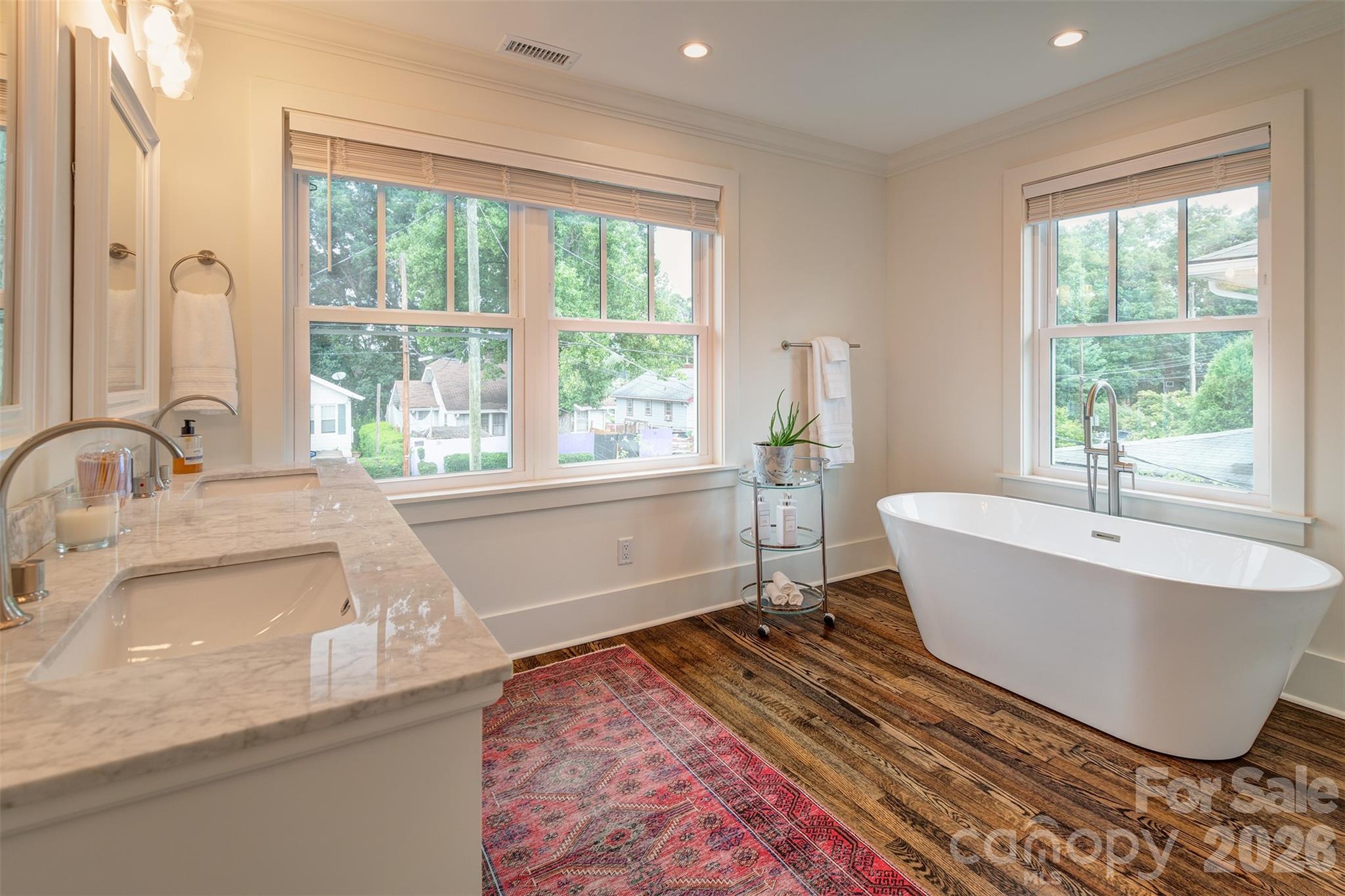 43 Walton Street Property Photo 26