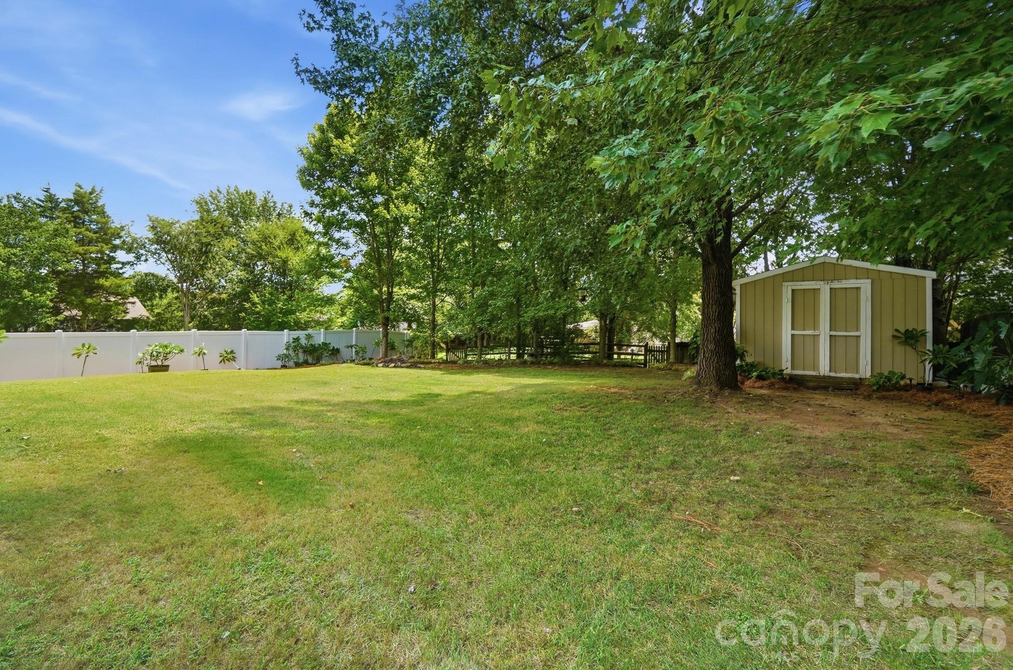 411 Moonshadow Haven Property Photo 3