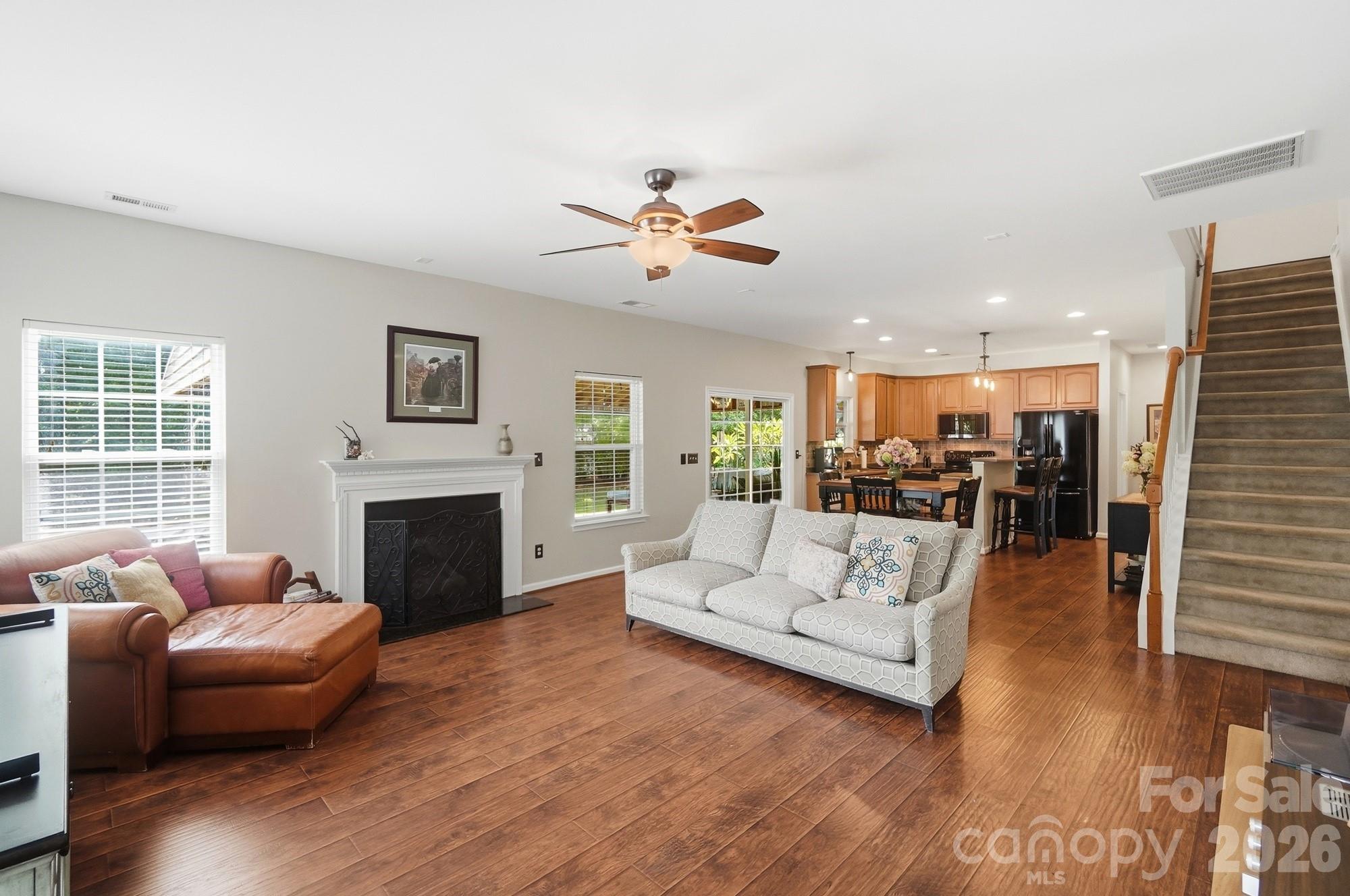 411 Moonshadow Haven Property Photo 8