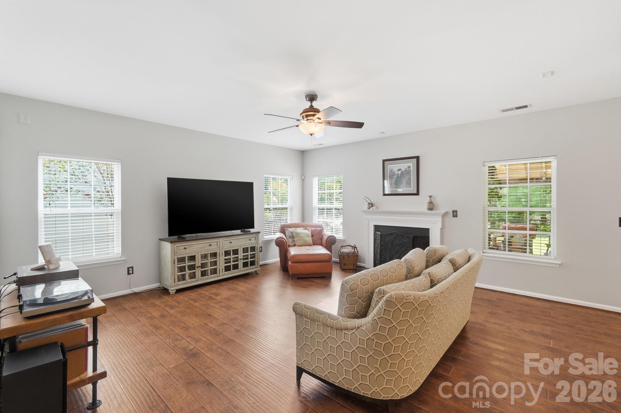 411 Moonshadow Haven Property Photo 9