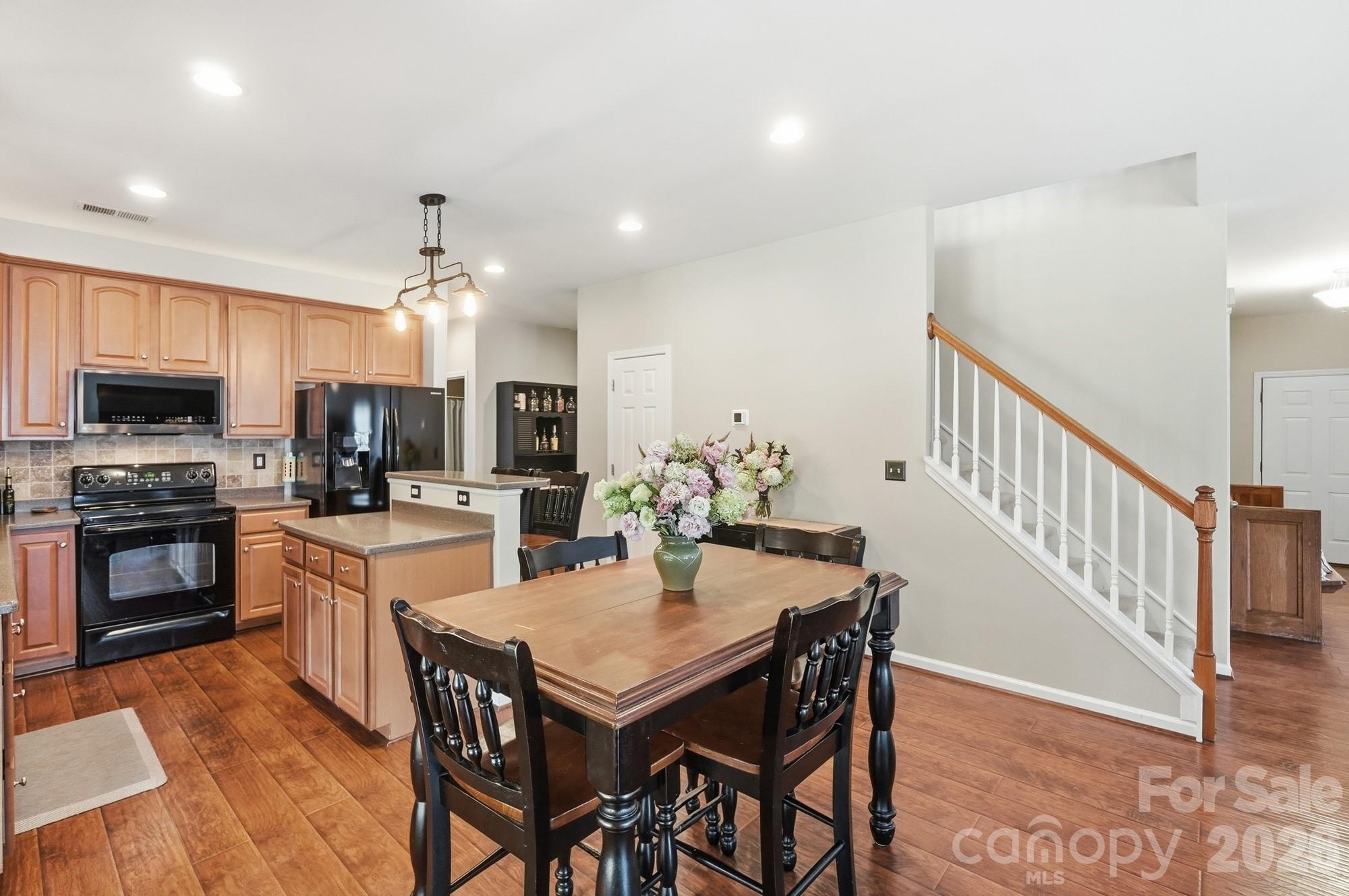 411 Moonshadow Haven Property Photo 13